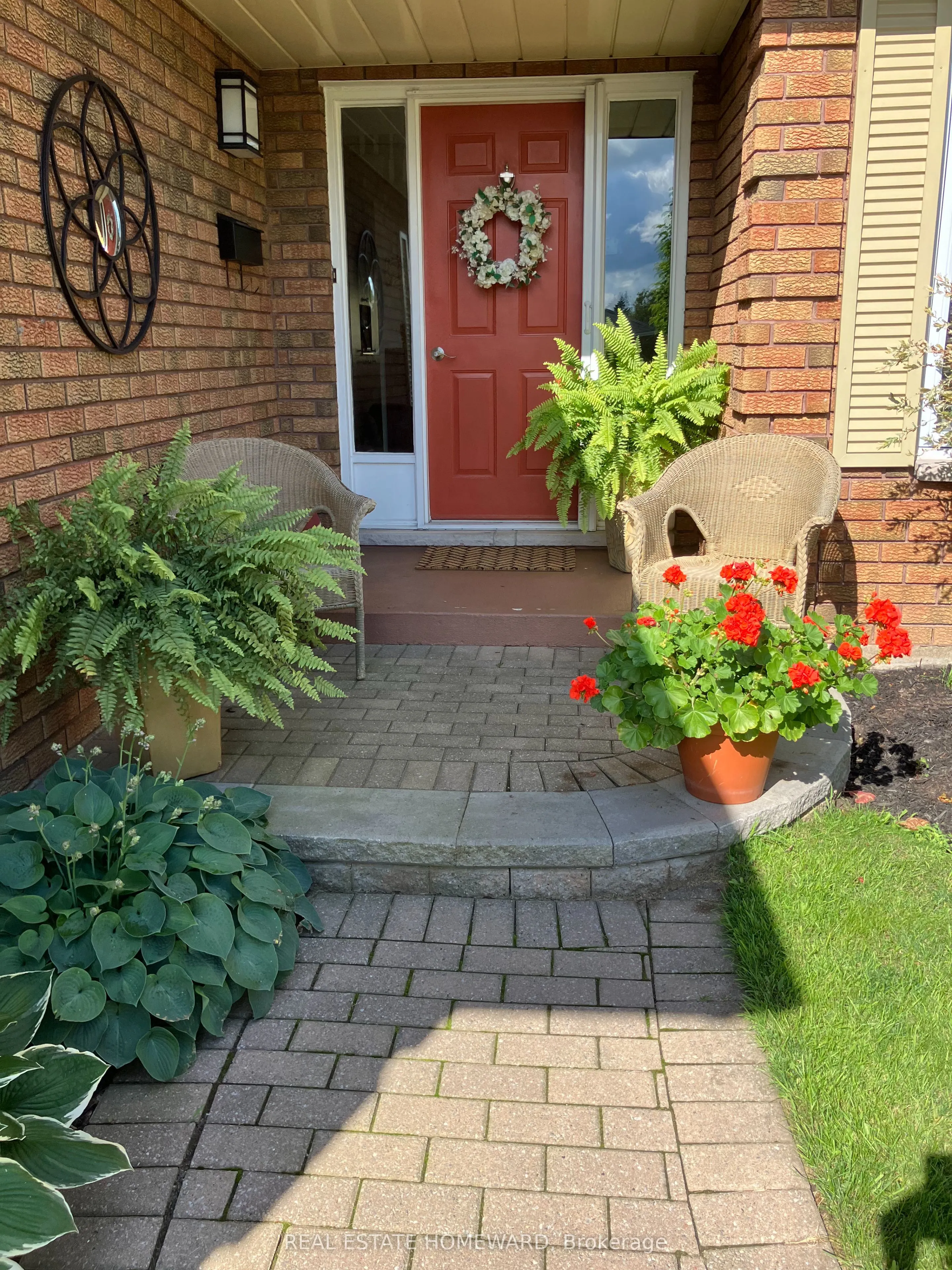 6 Hewson Drive