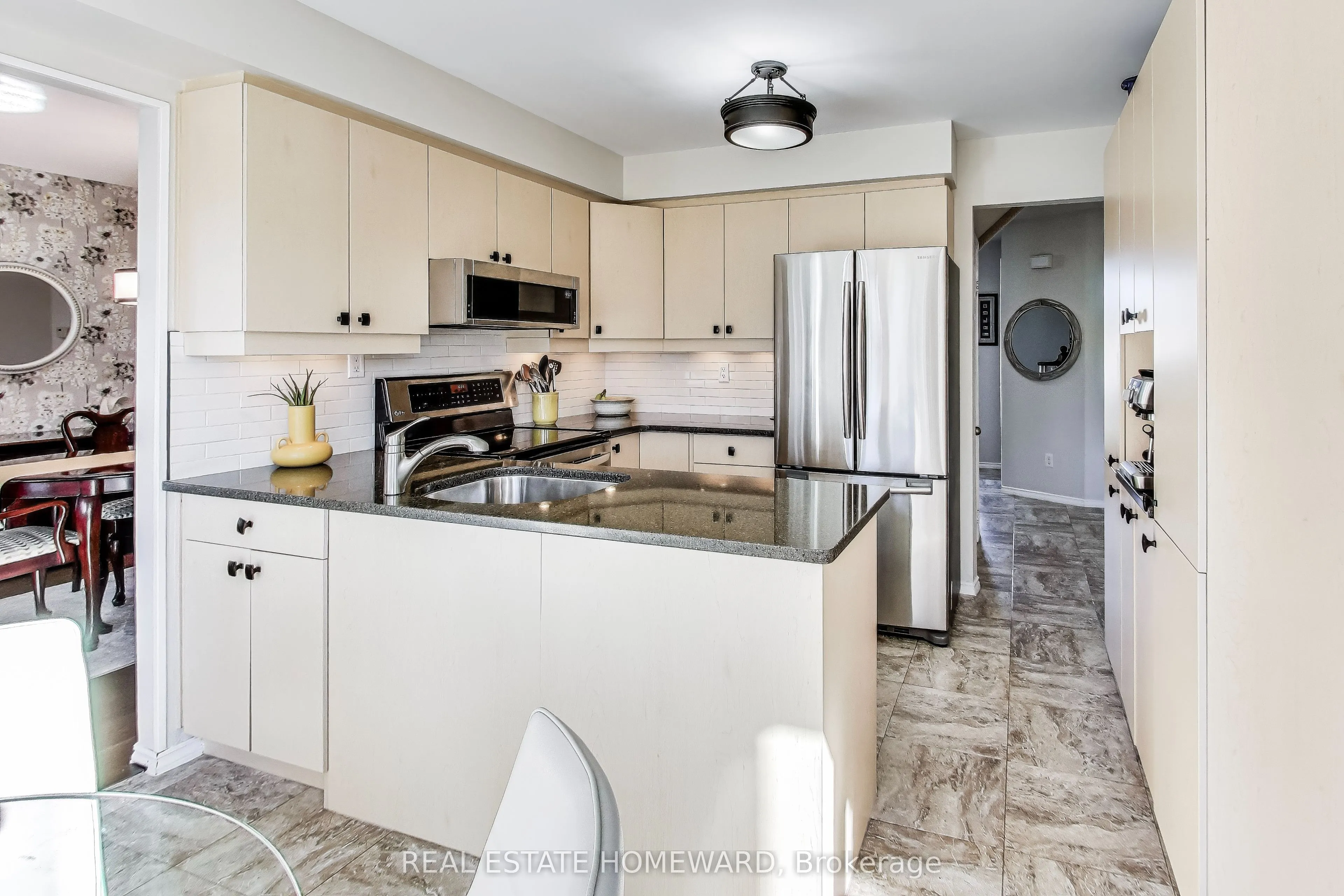 6 Hewson Drive
