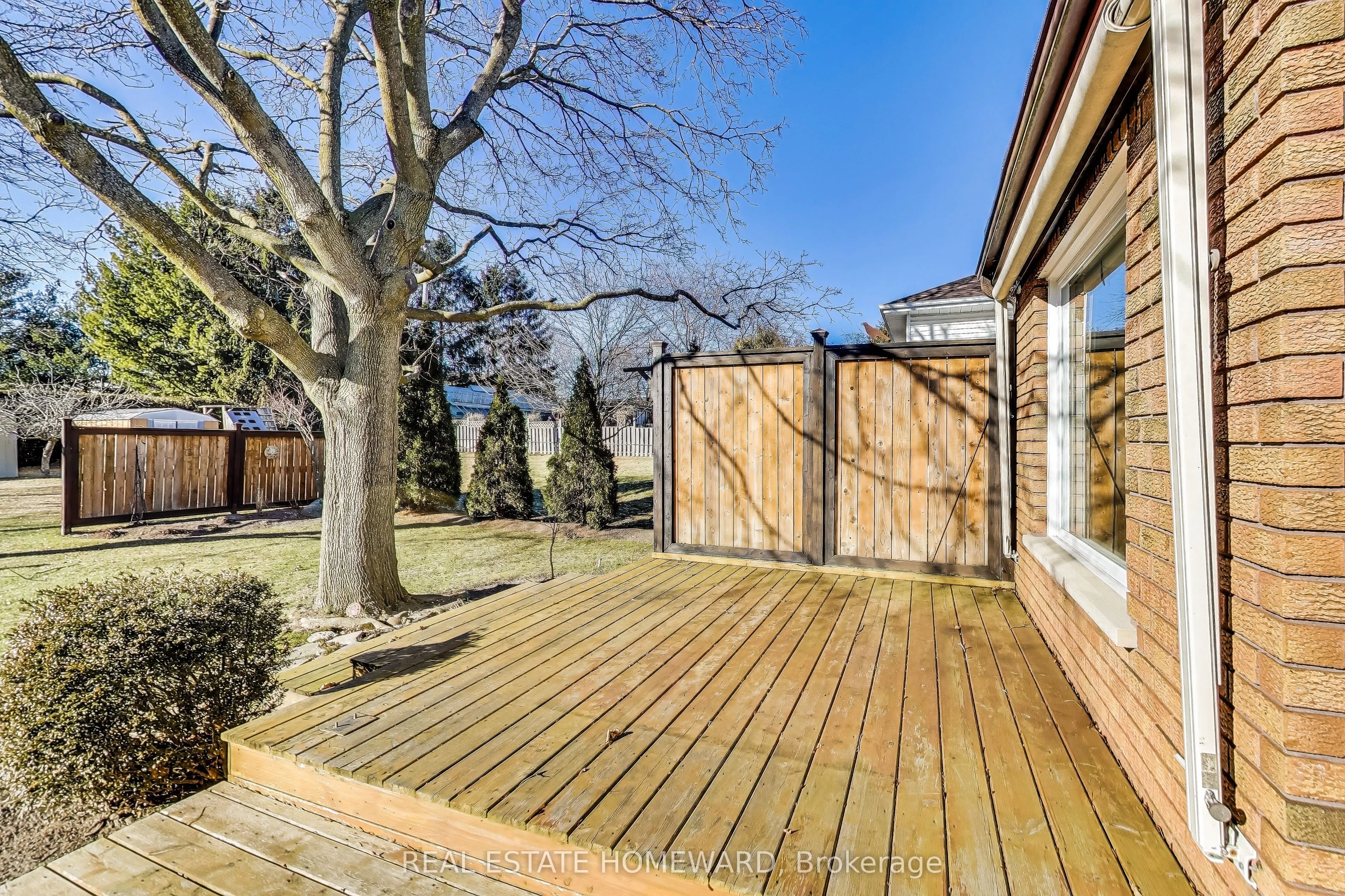6 Hewson Drive