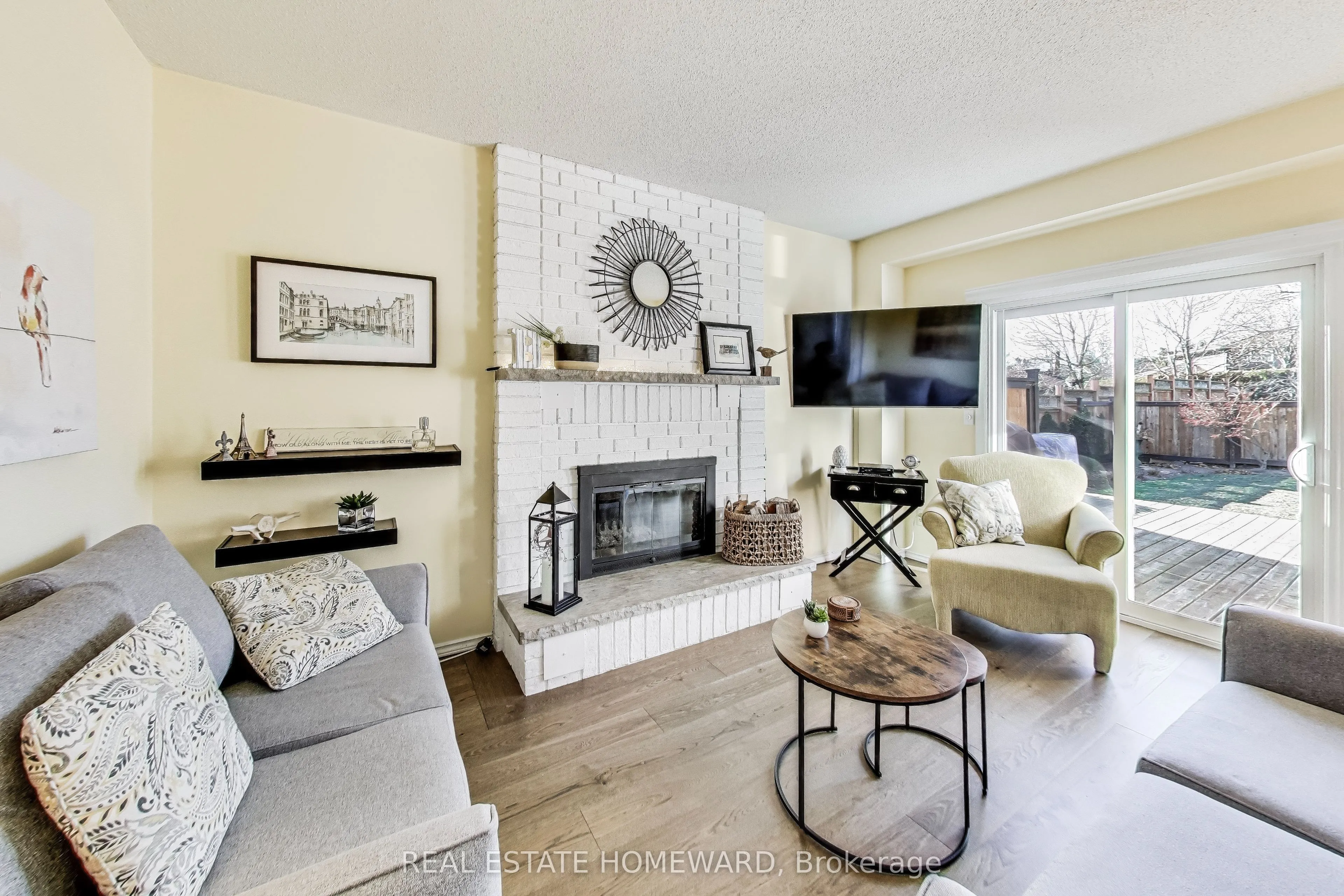 6 Hewson Drive