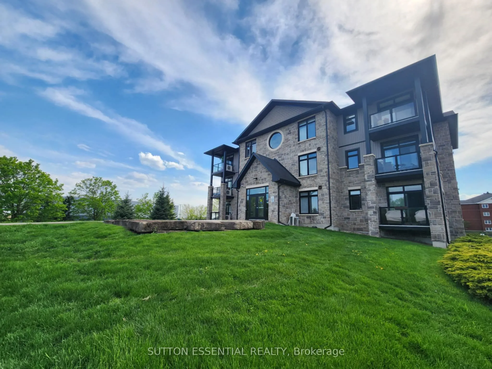 1109 Millwood Avenue, #102