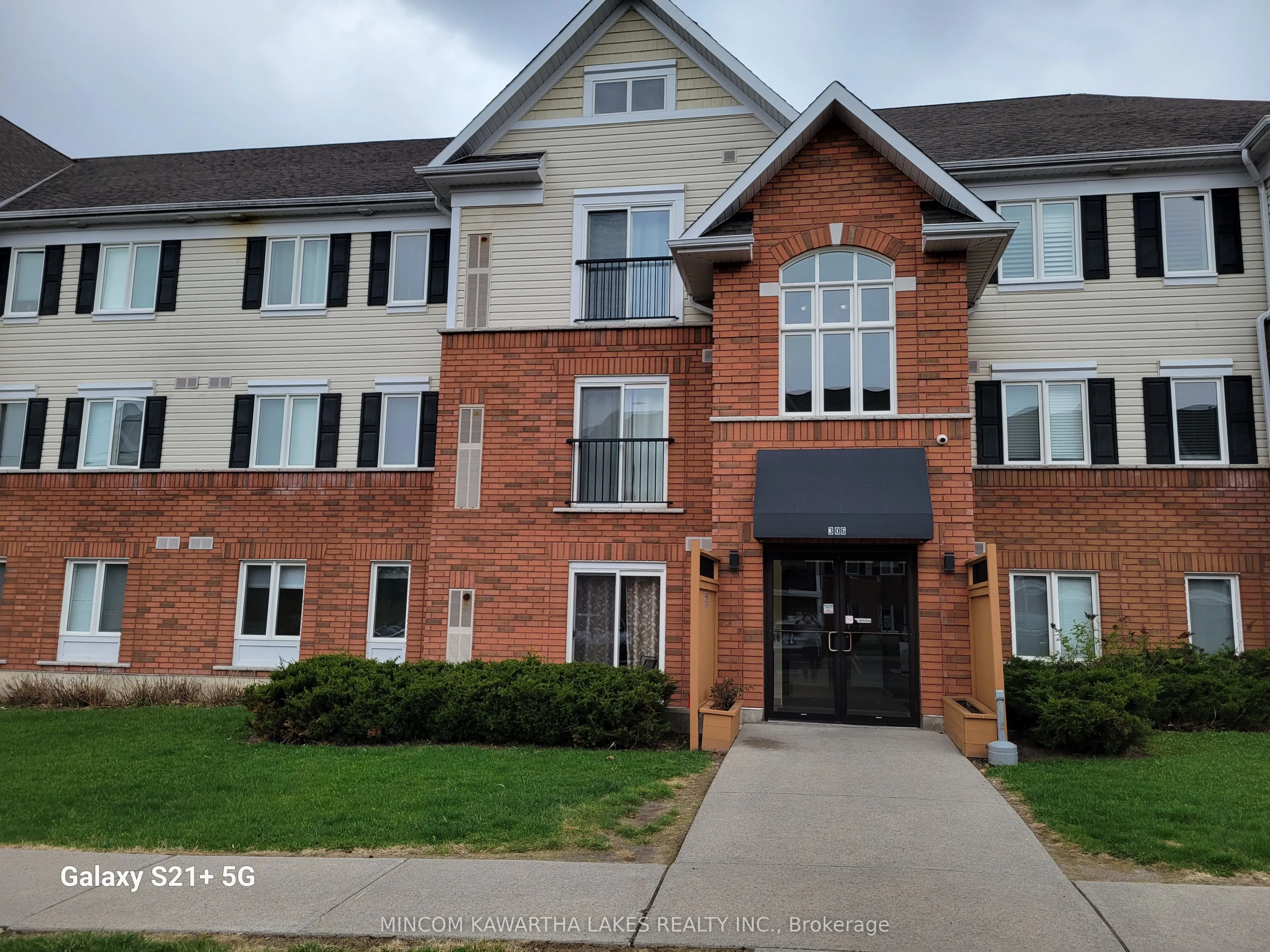 306 Spillsbury Drive, #102