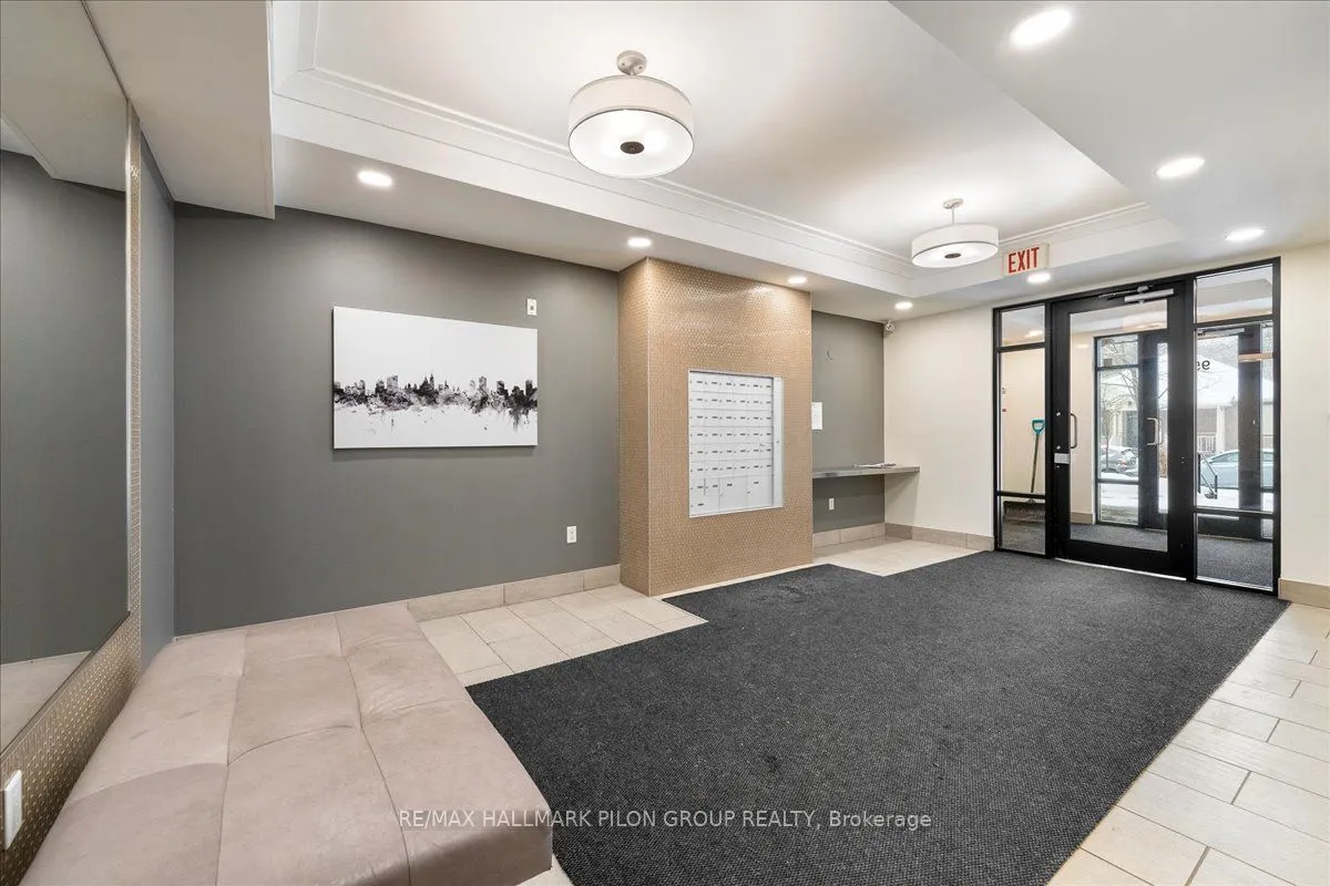 950 Marguerite Avenue, #109