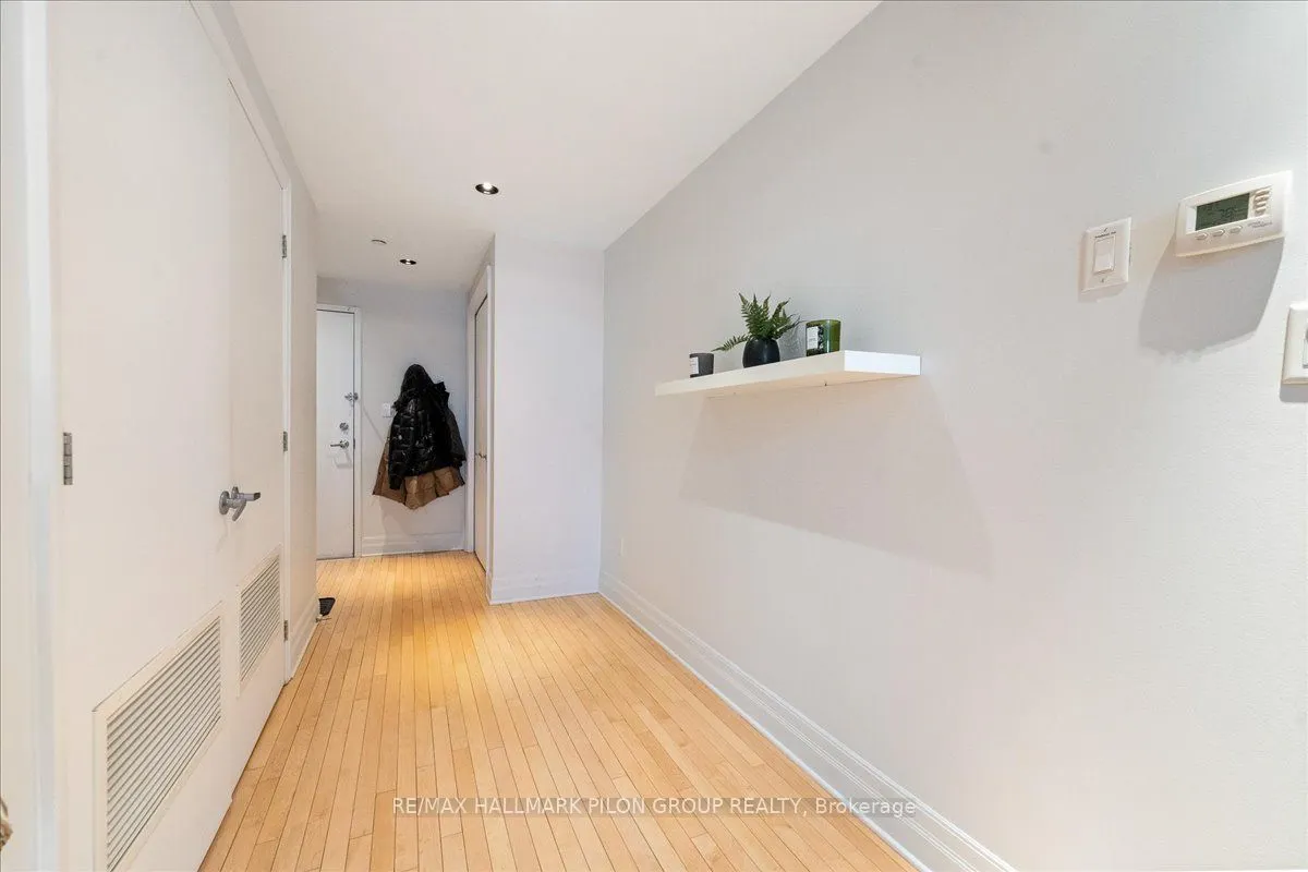 950 Marguerite Avenue, #109