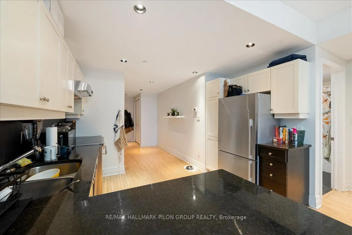 950 Marguerite Avenue, #109