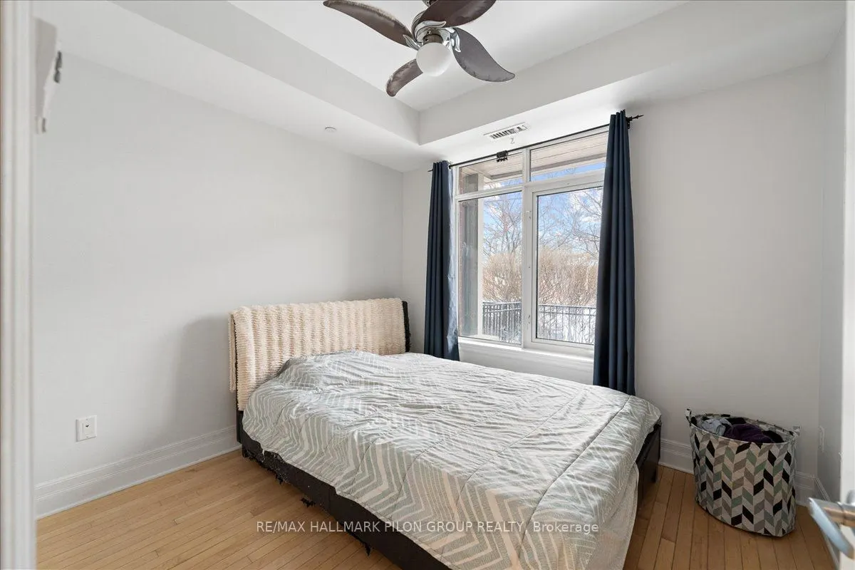 950 Marguerite Avenue, #109