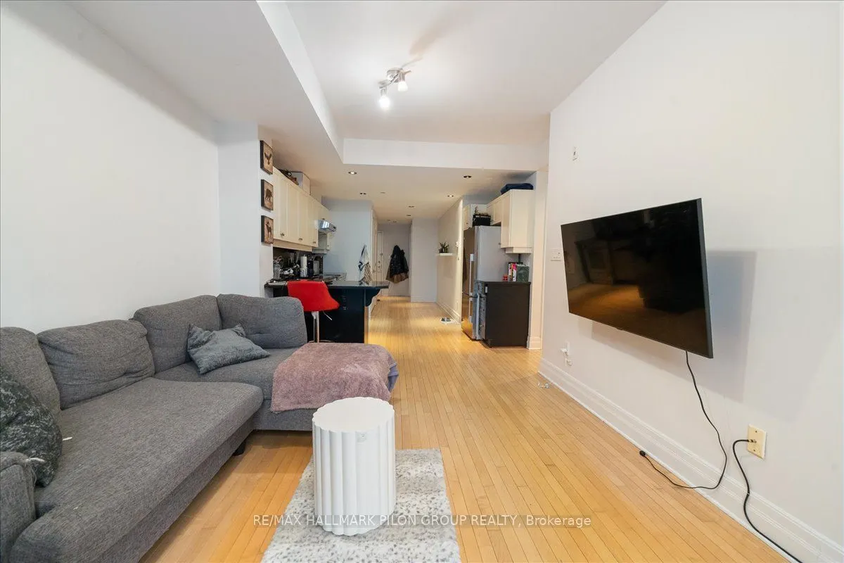 950 Marguerite Avenue, #109