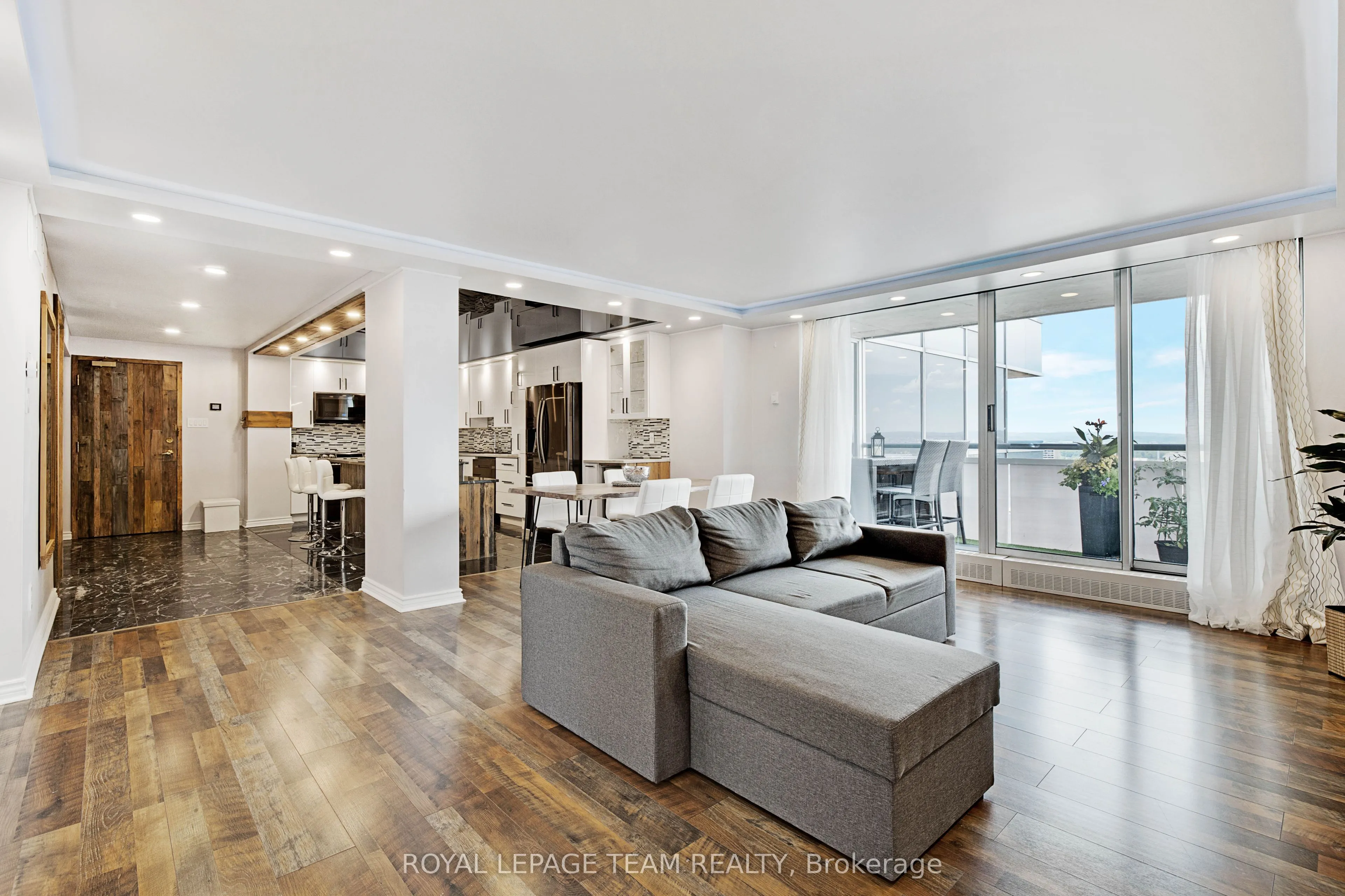 160 George Street, #1905