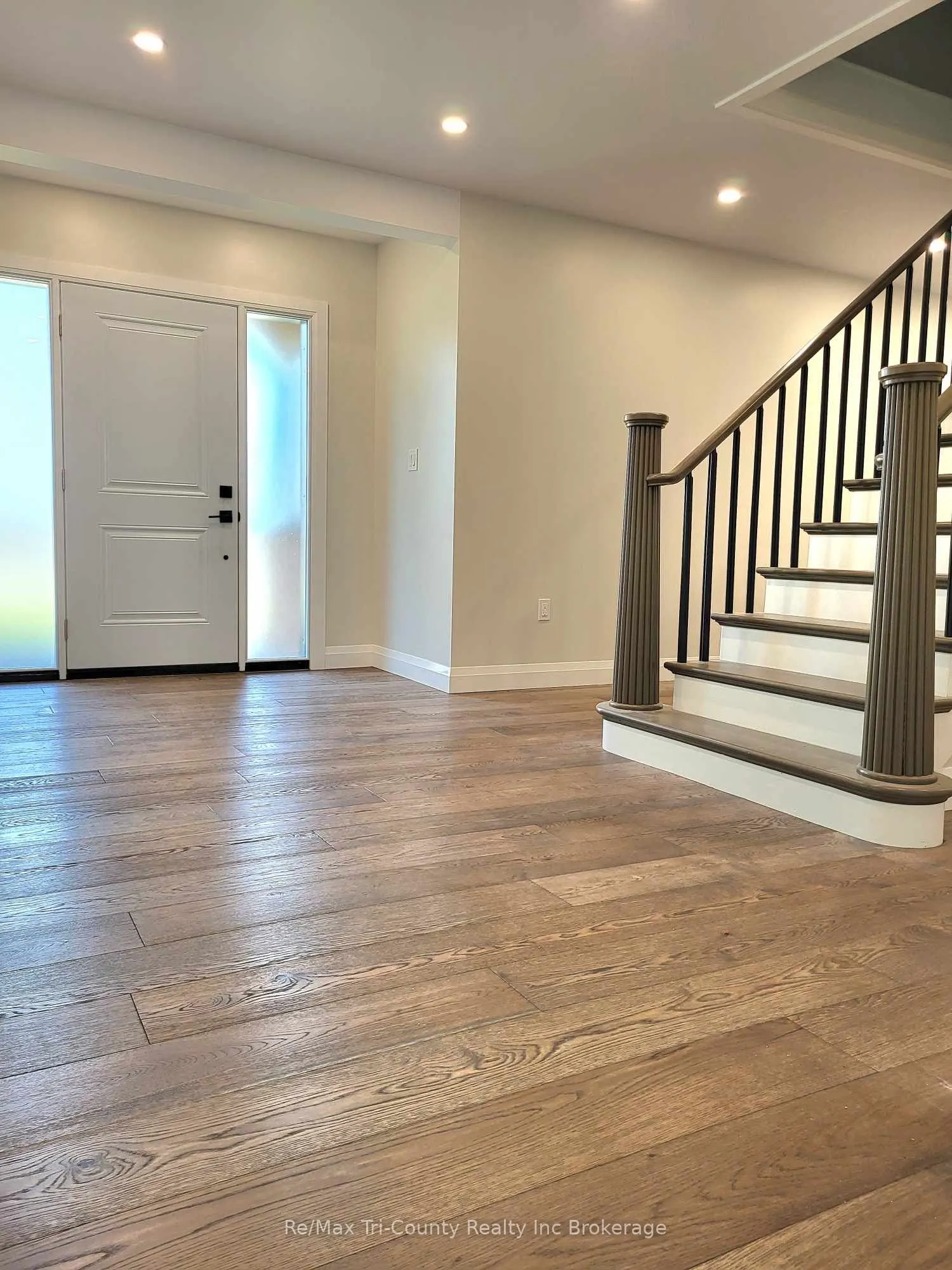 16 DELEVAN Crescent
