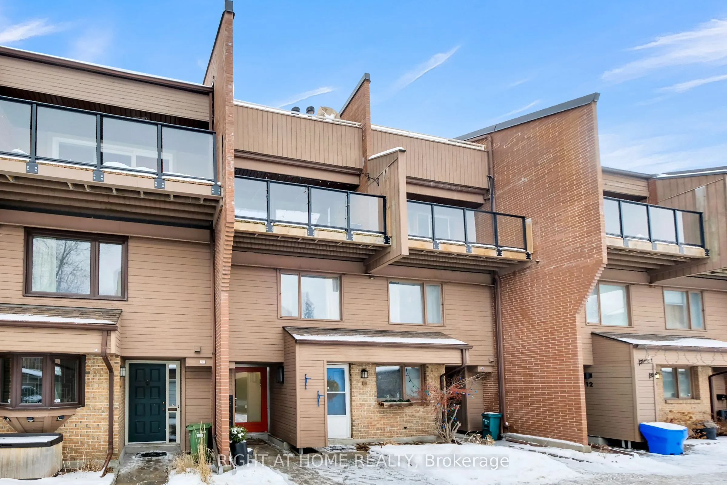 251 Bruyere Street, #18