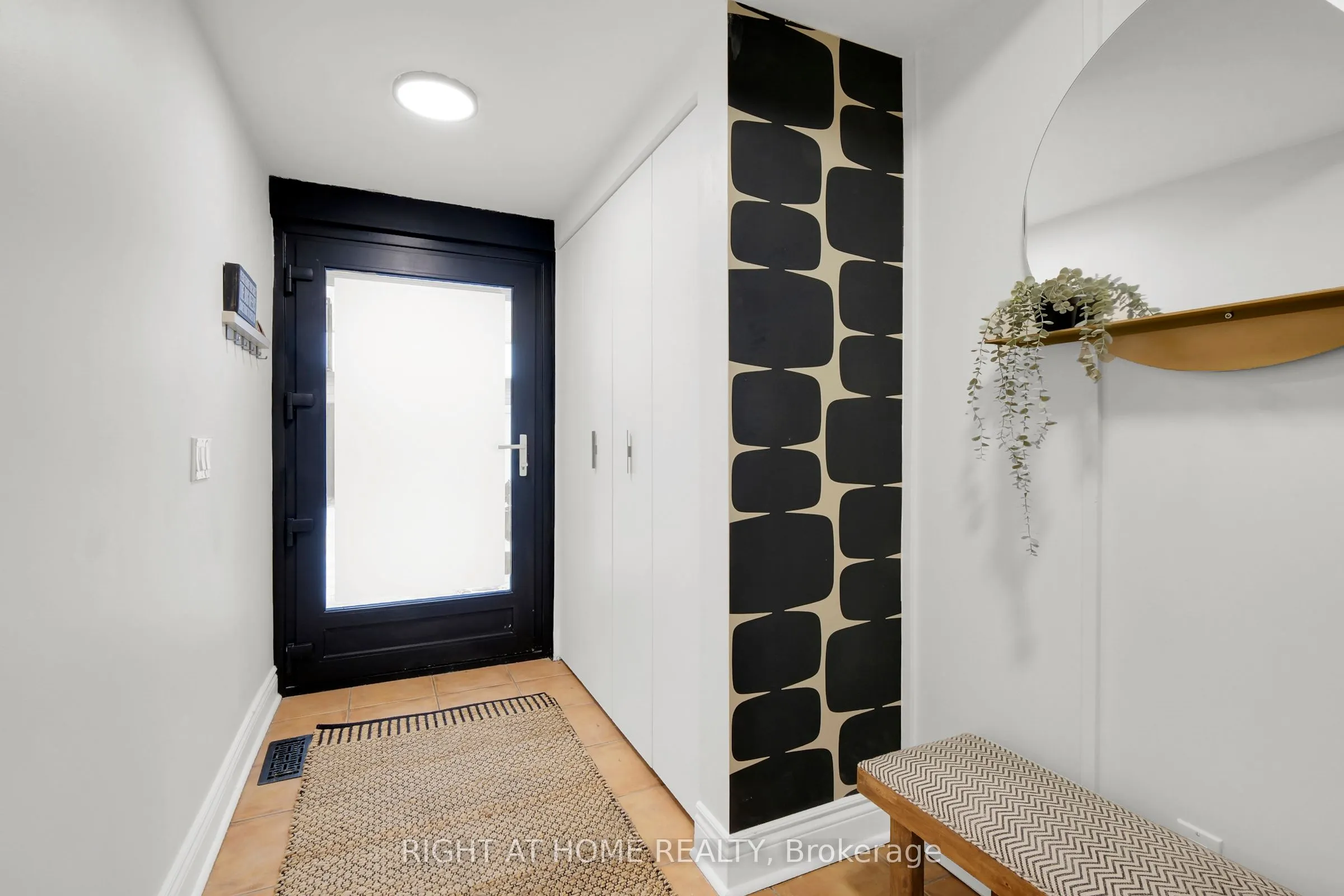 251 Bruyere Street, #18