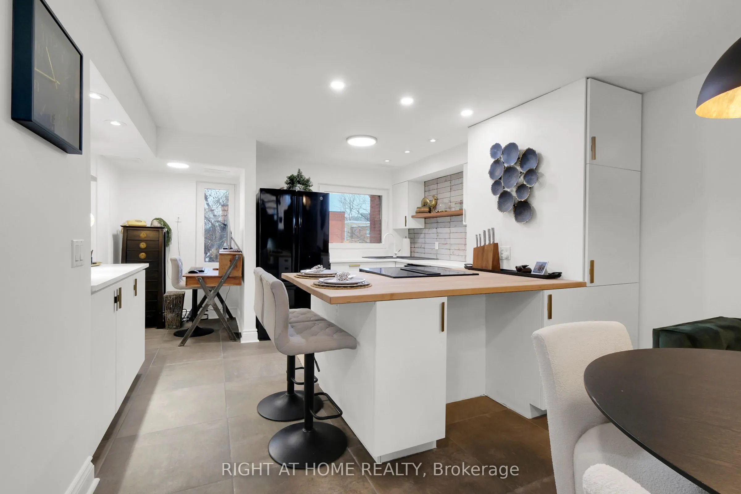 251 Bruyere Street, #18