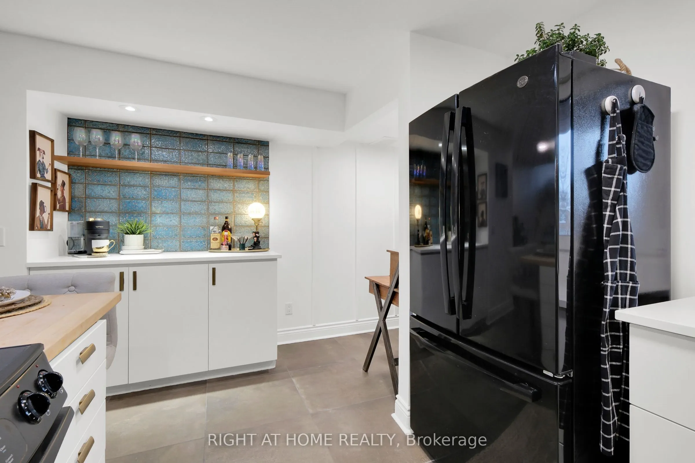 251 Bruyere Street, #18