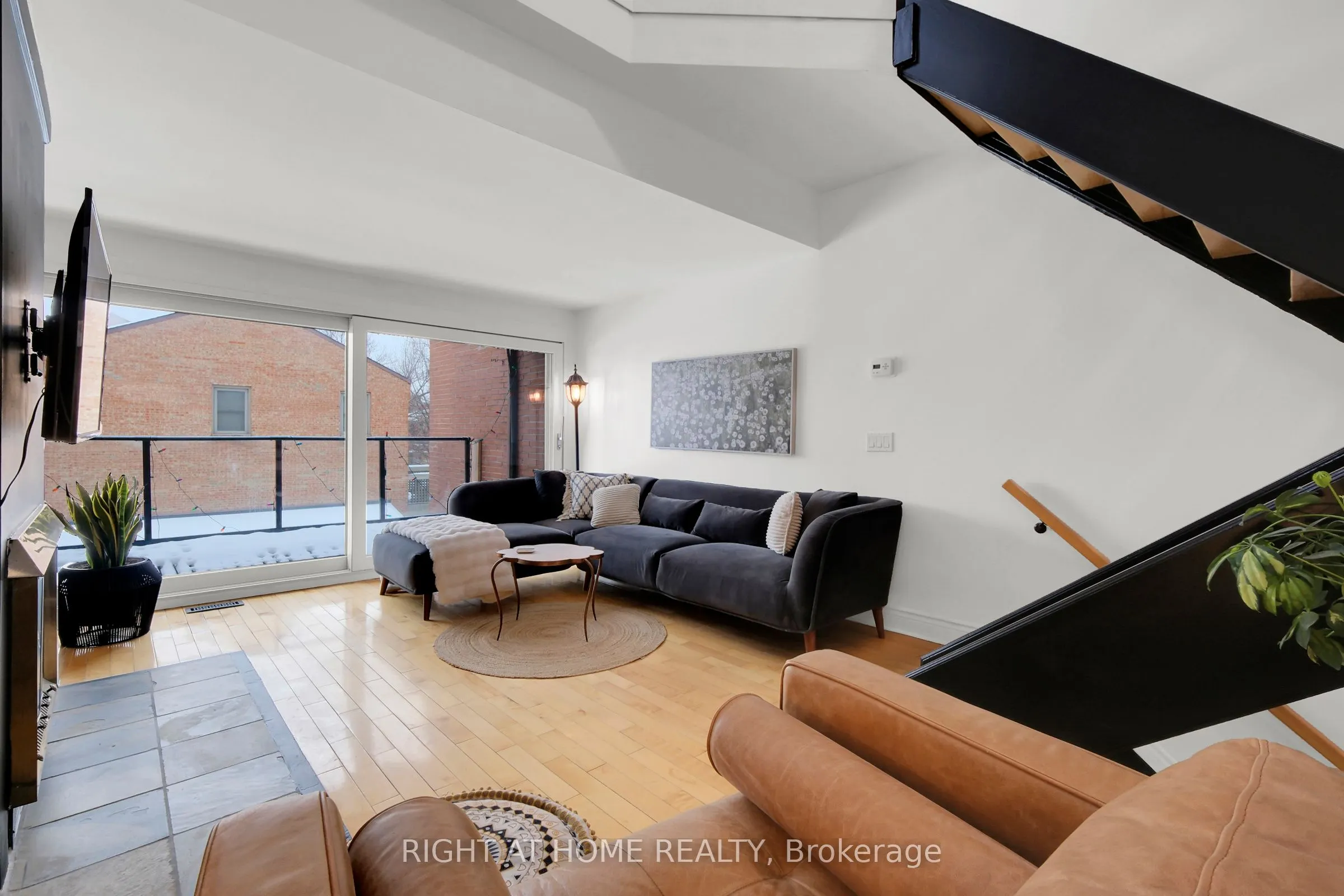 251 Bruyere Street, #18