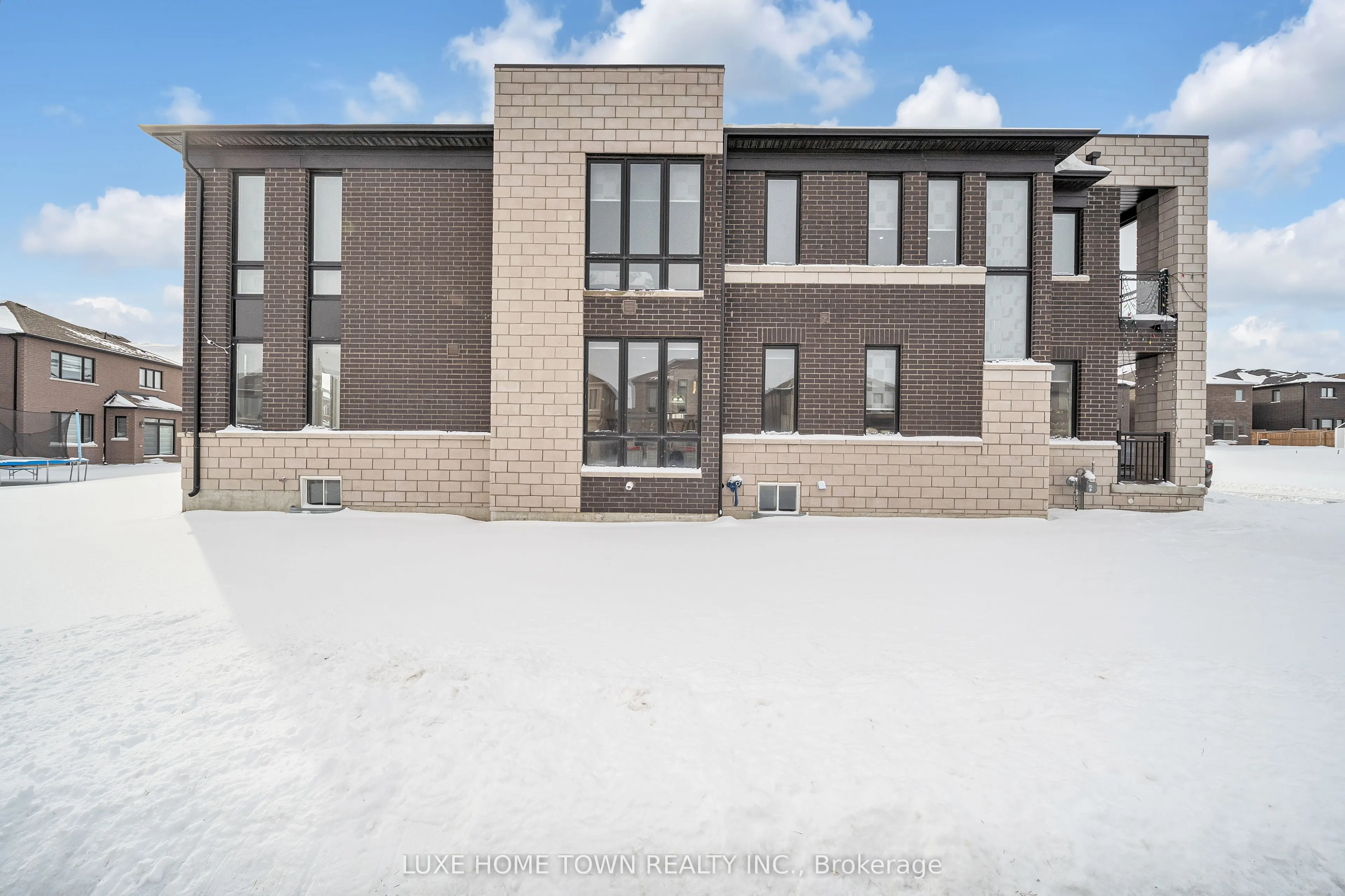 101 Prince Charles Crescent