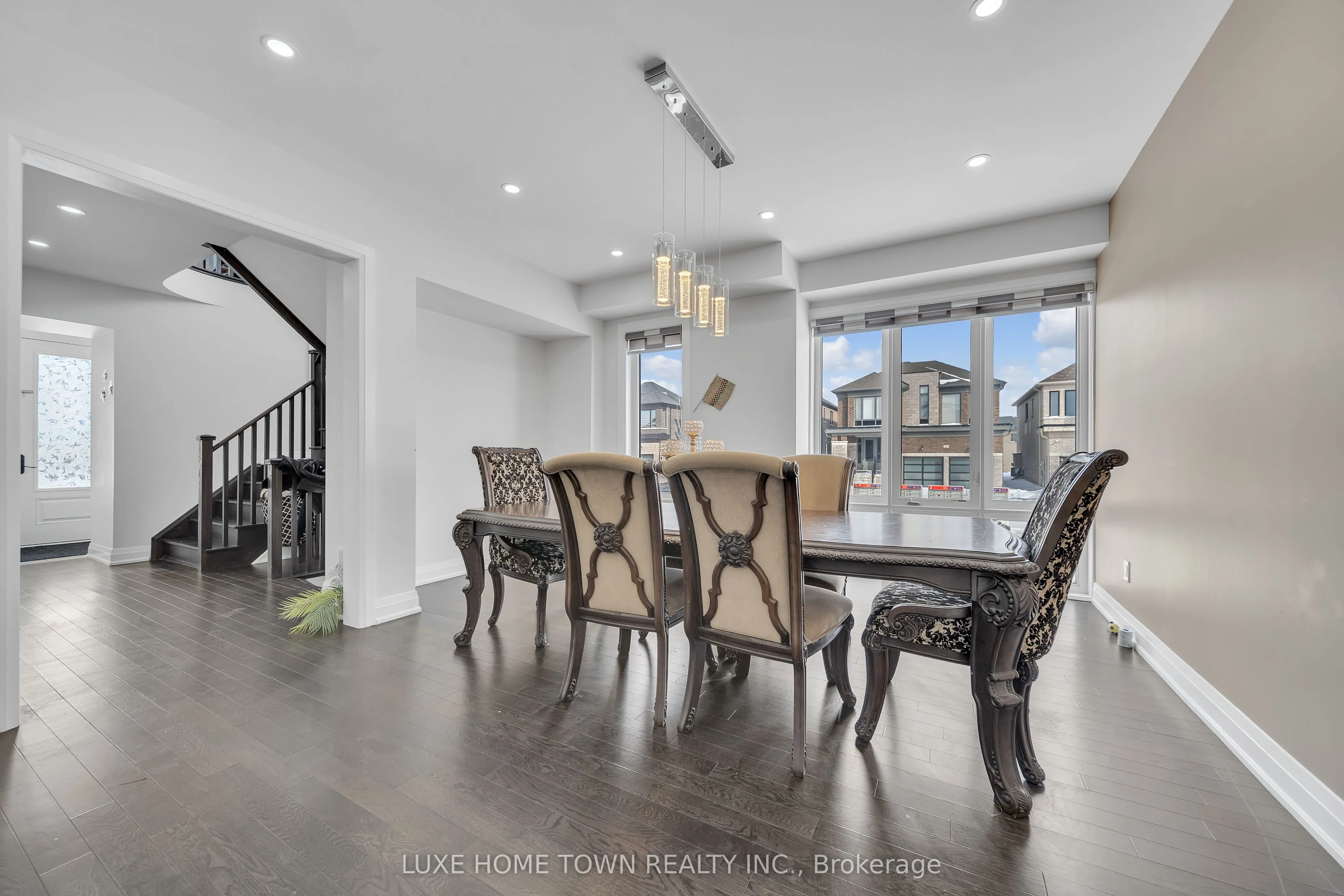 101 Prince Charles Crescent