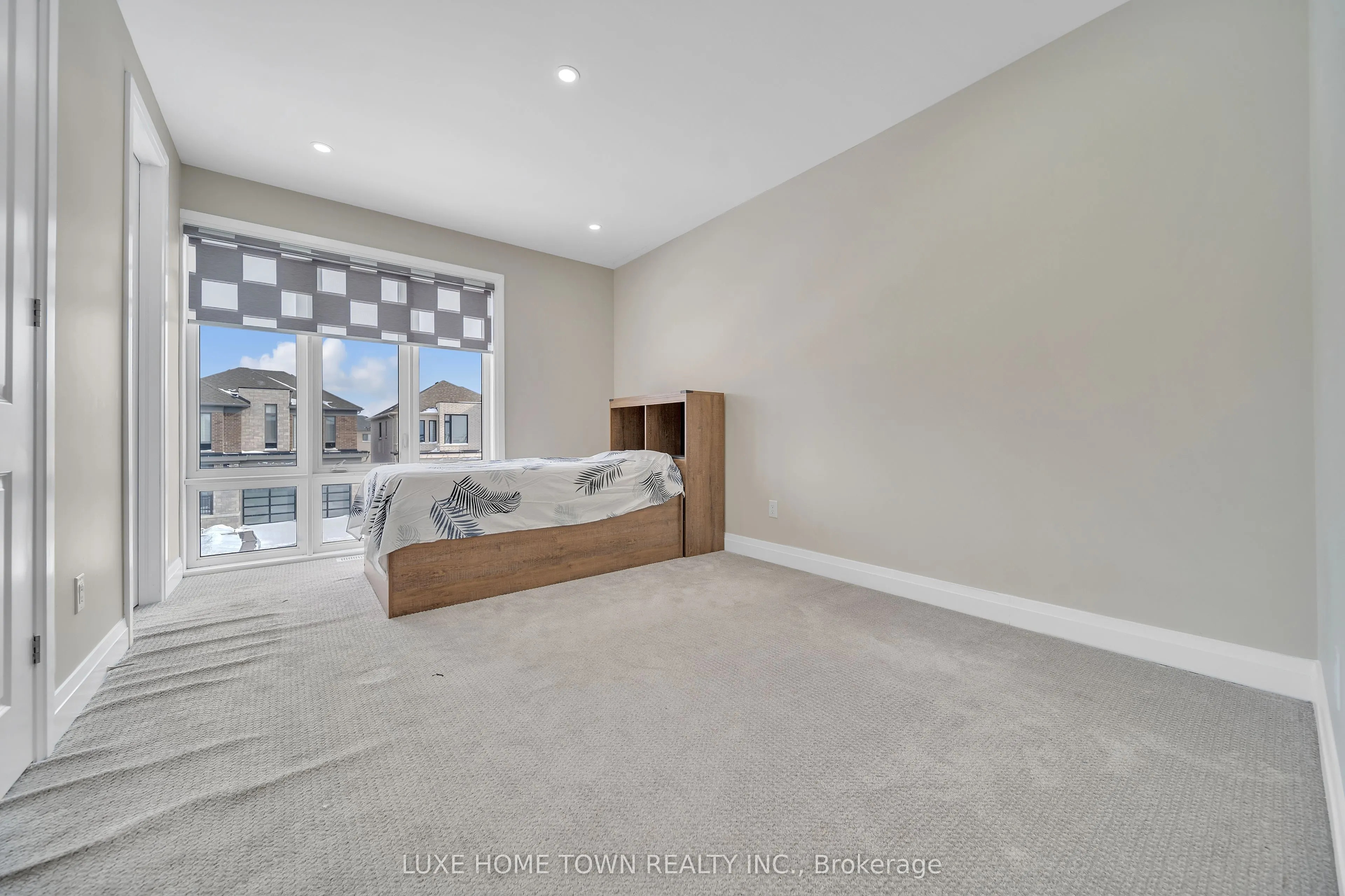 101 Prince Charles Crescent