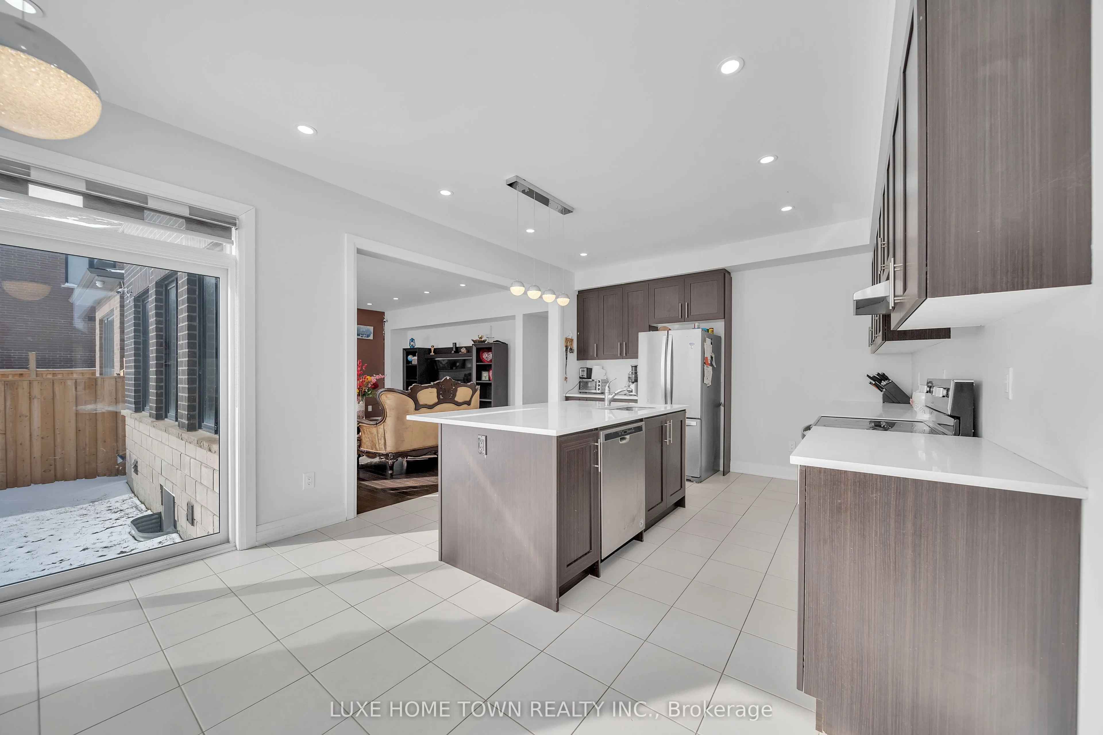 101 Prince Charles Crescent