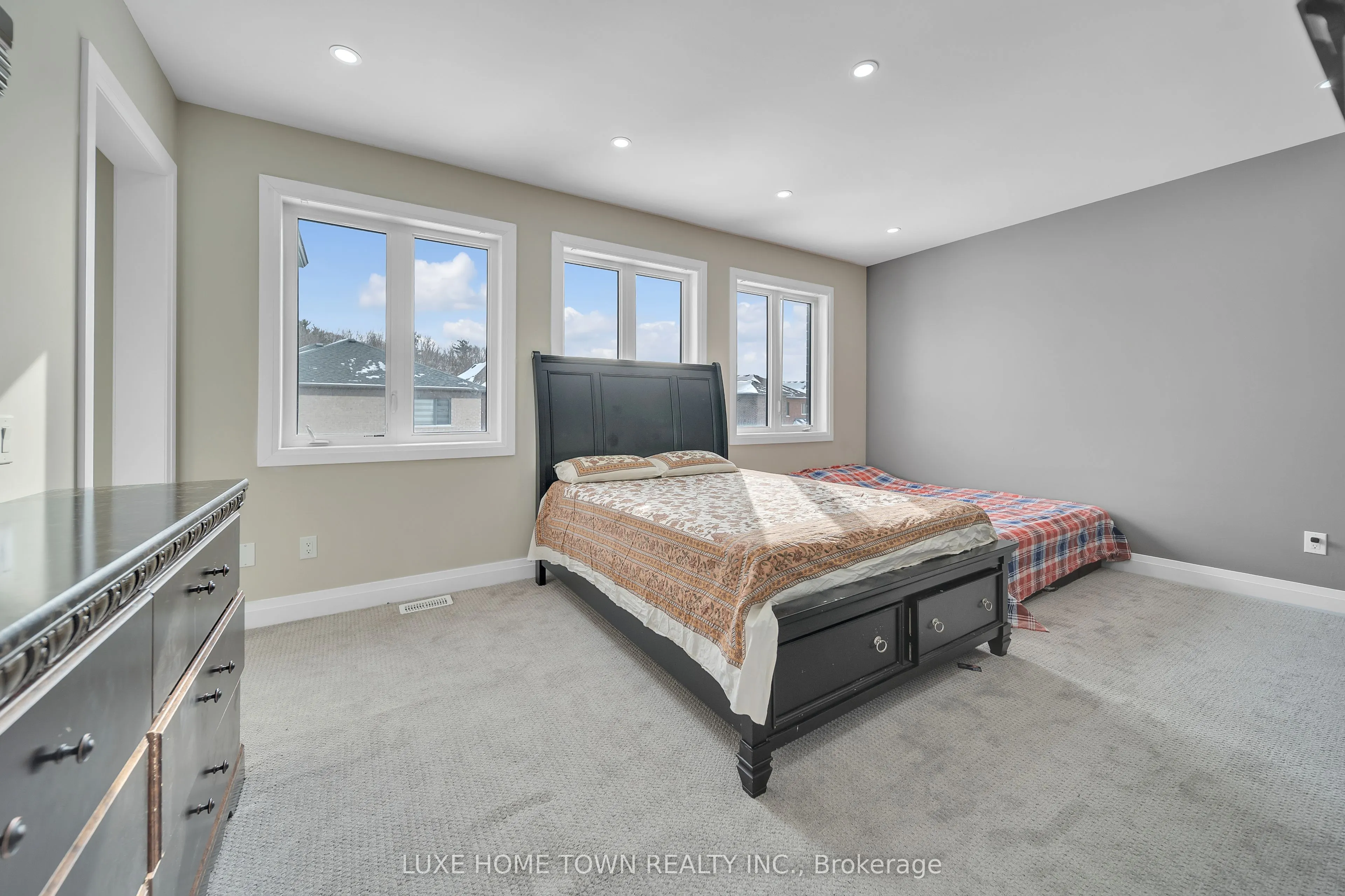 101 Prince Charles Crescent
