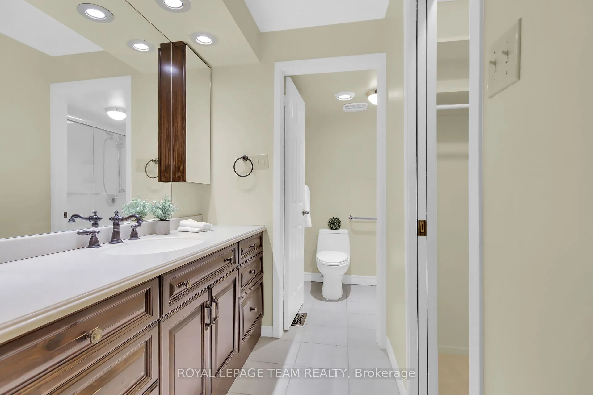 6 Meadowmist Court, #12
