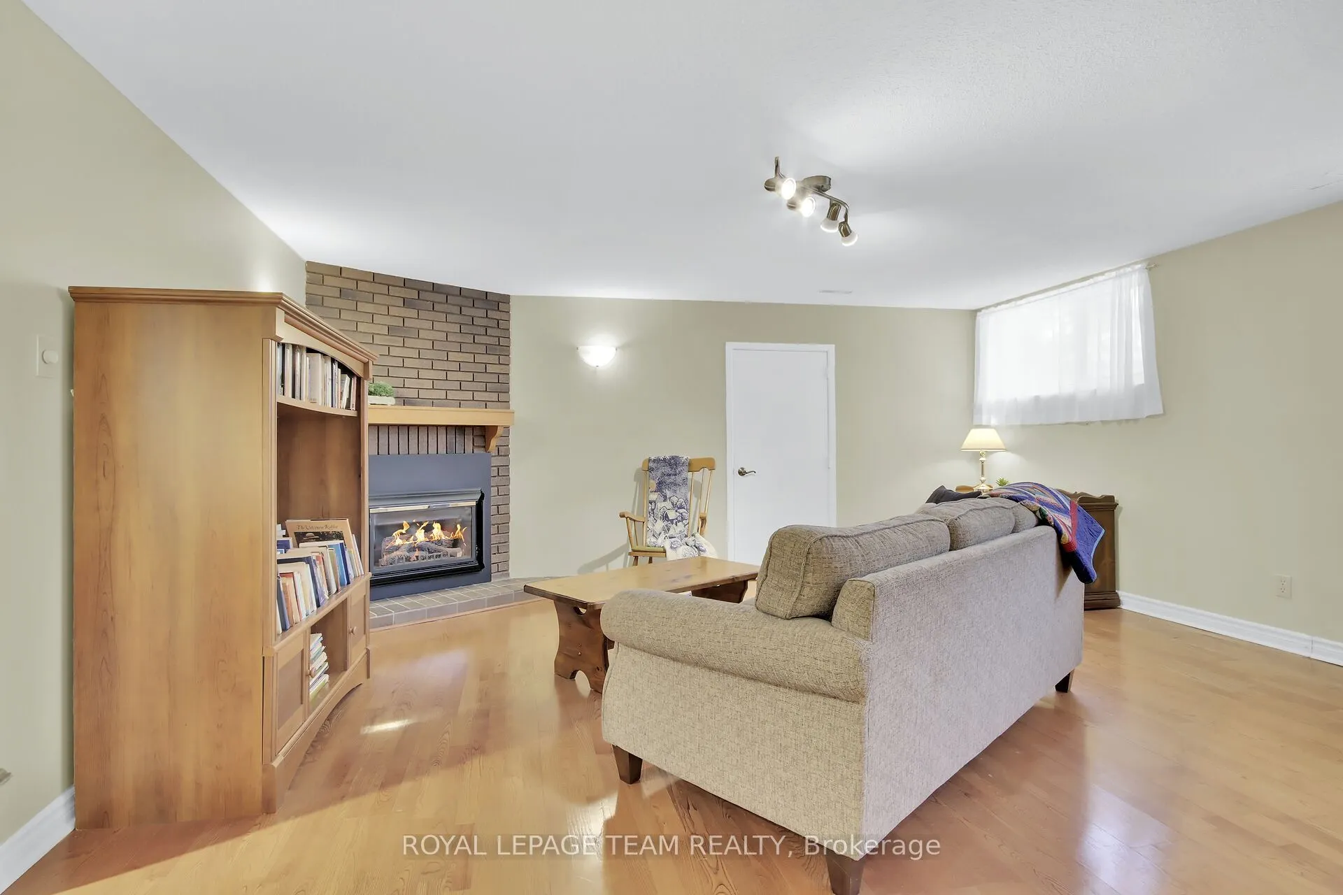6 Meadowmist Court, #12