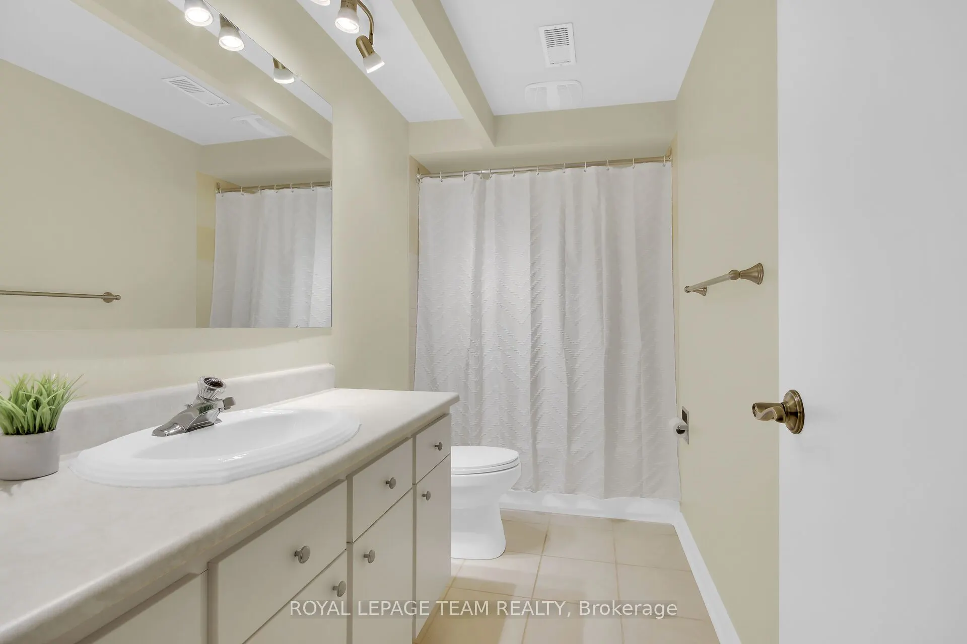 6 Meadowmist Court, #12