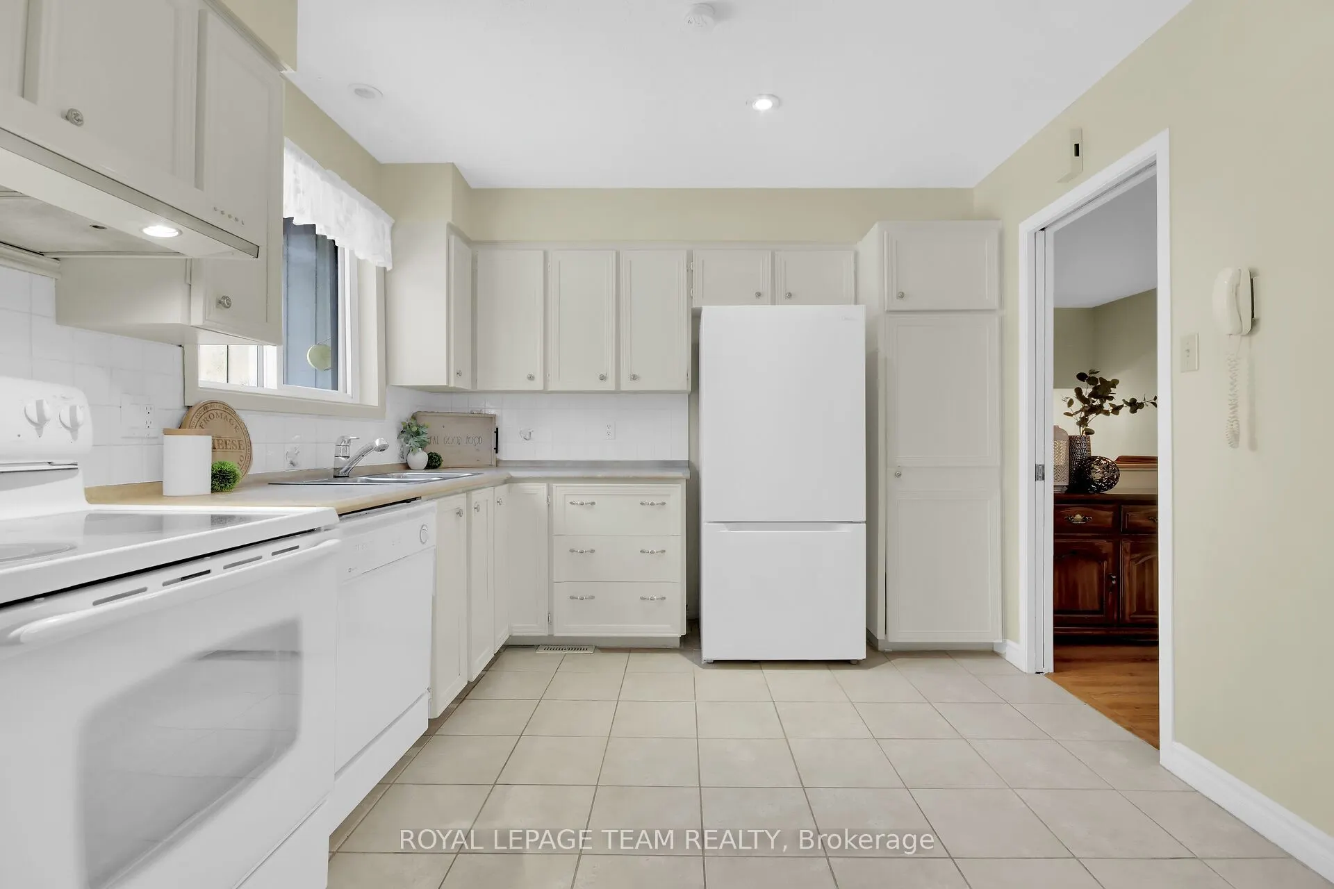 6 Meadowmist Court, #12