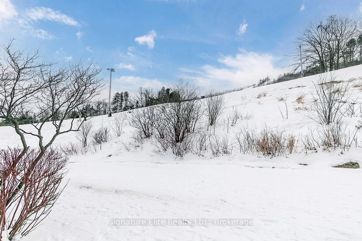 796404 Grey 19 Road #107