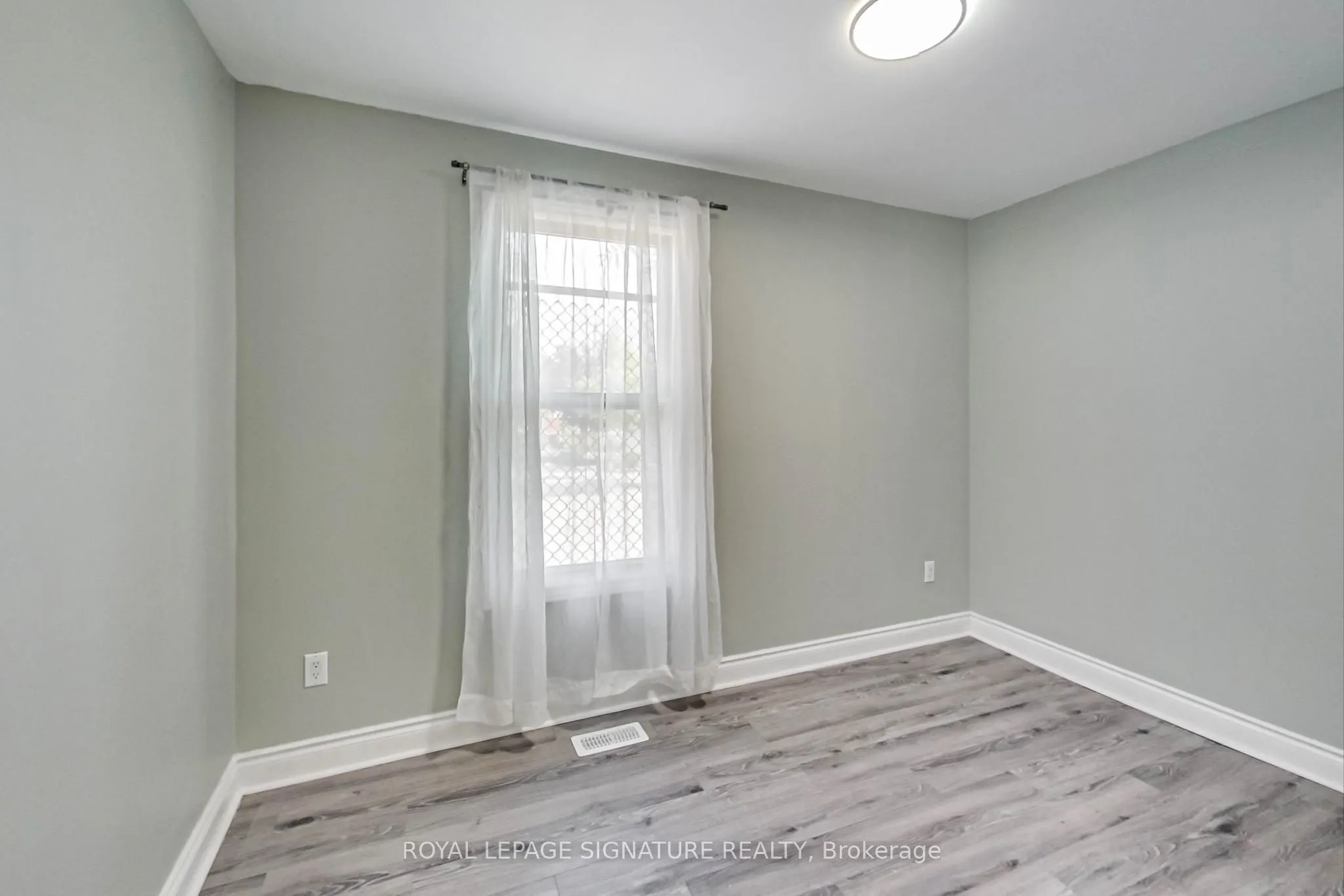 1383 Cannon Street E