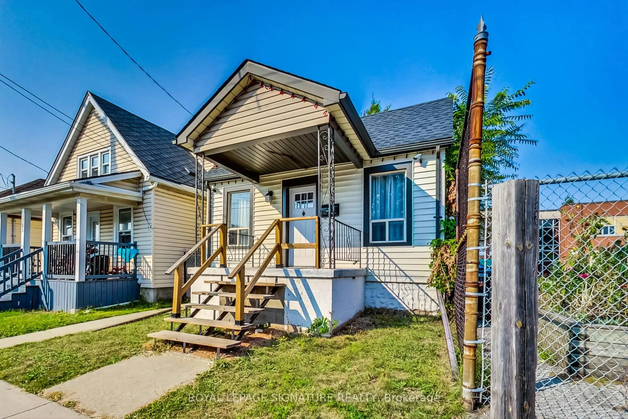 1383 Cannon Street E