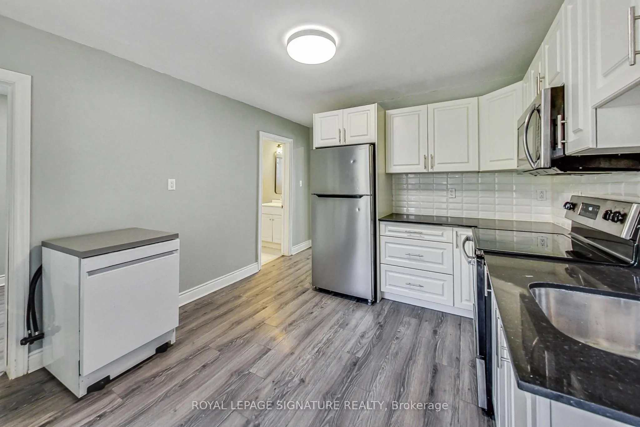 1383 Cannon Street E