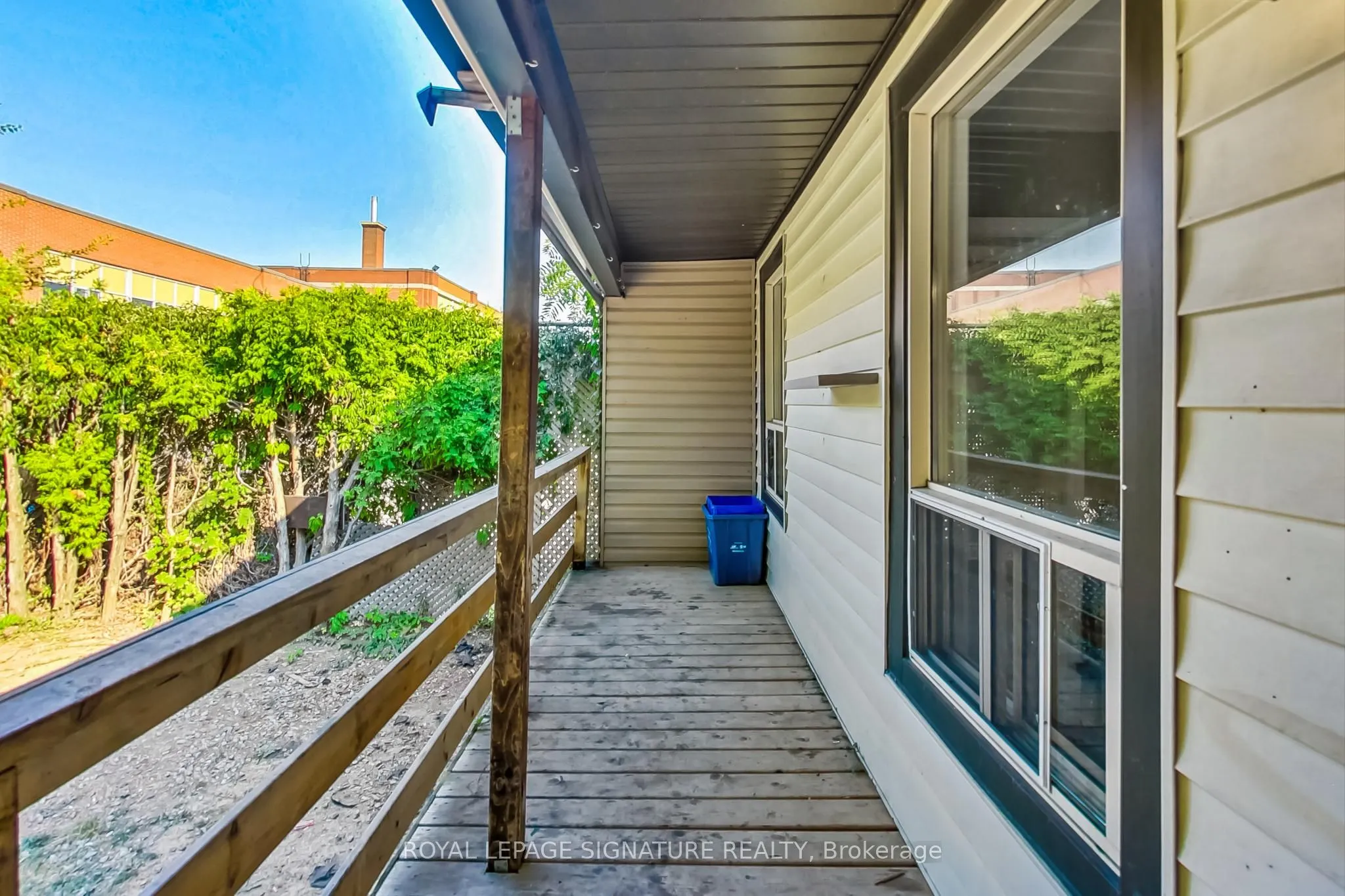 1383 Cannon Street E