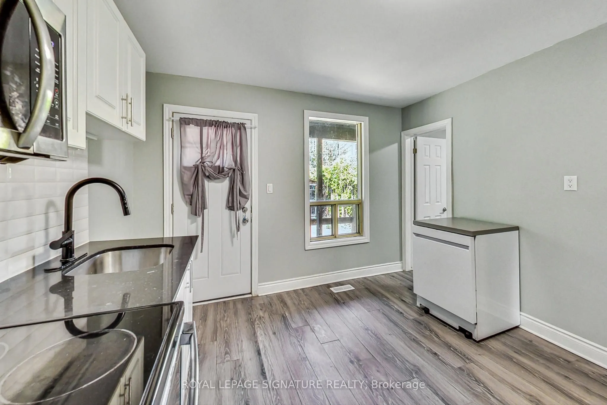 1383 Cannon Street E