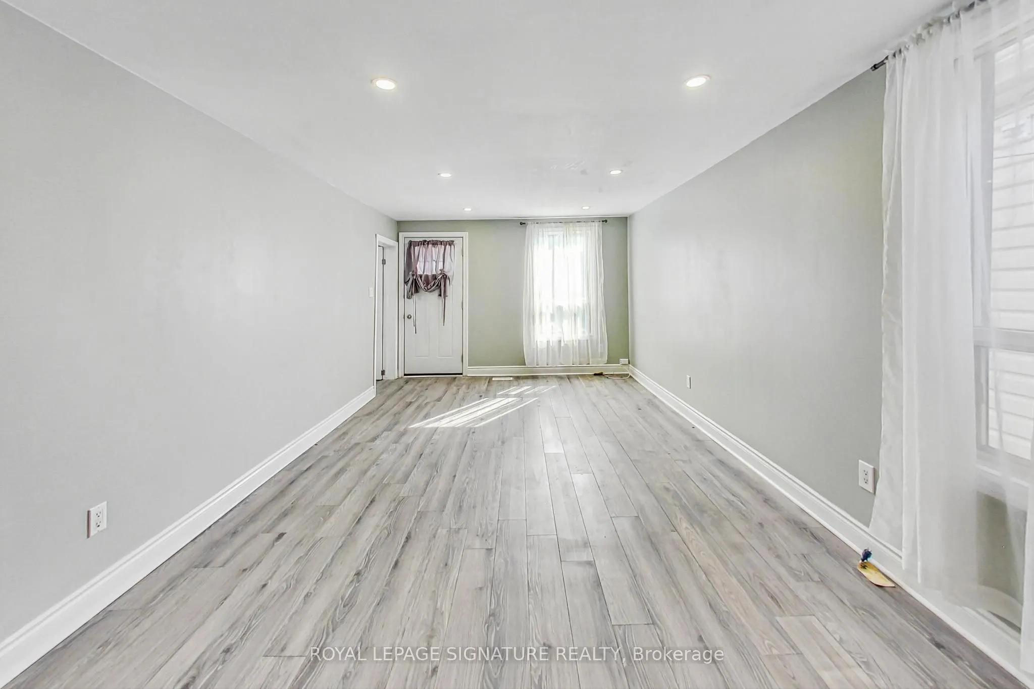1383 Cannon Street E
