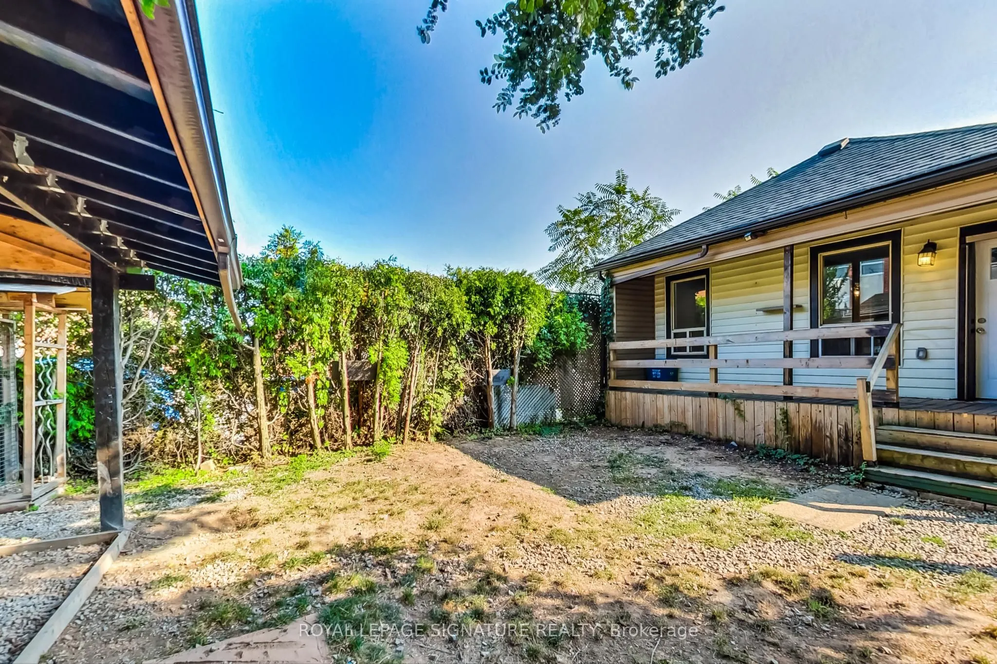 1383 Cannon Street E