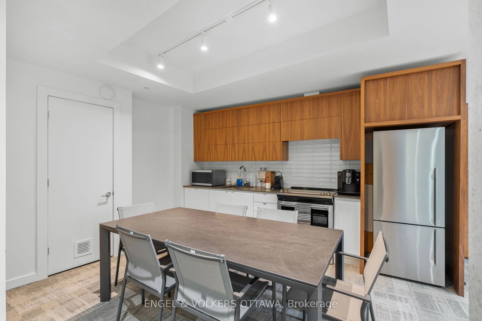 135 BARRETTE Street, #103