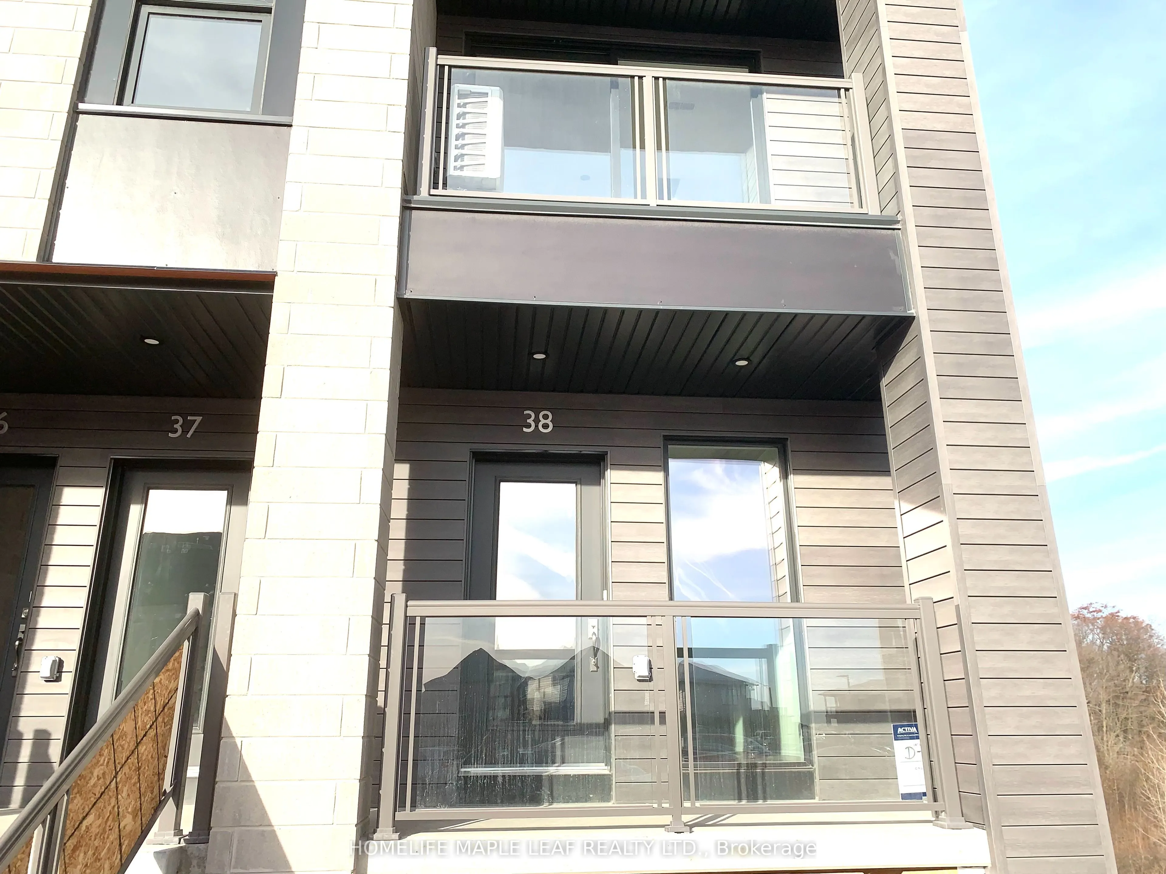 261 Woodbine Avenue, #D-038