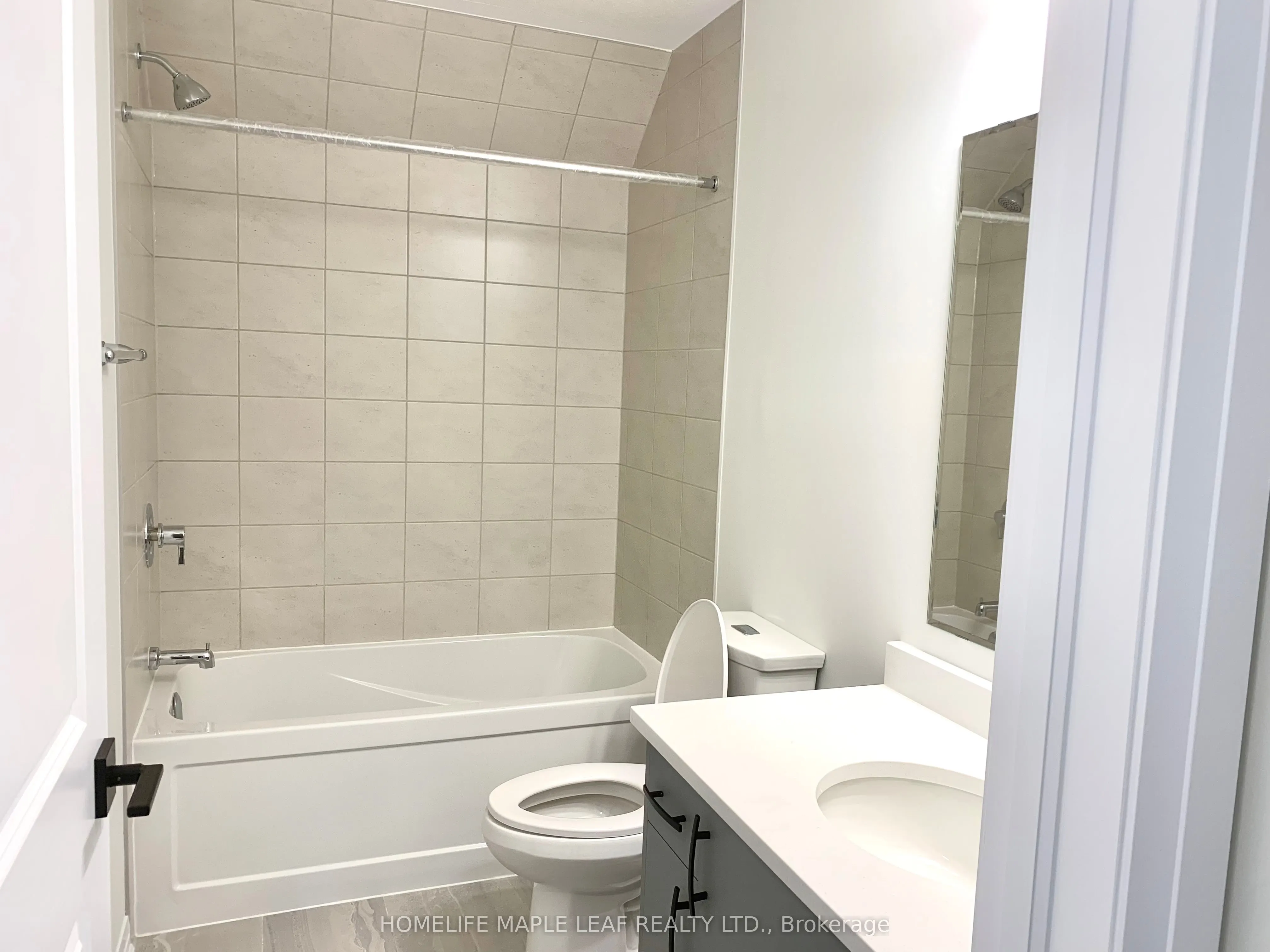 261 Woodbine Avenue, #D-038