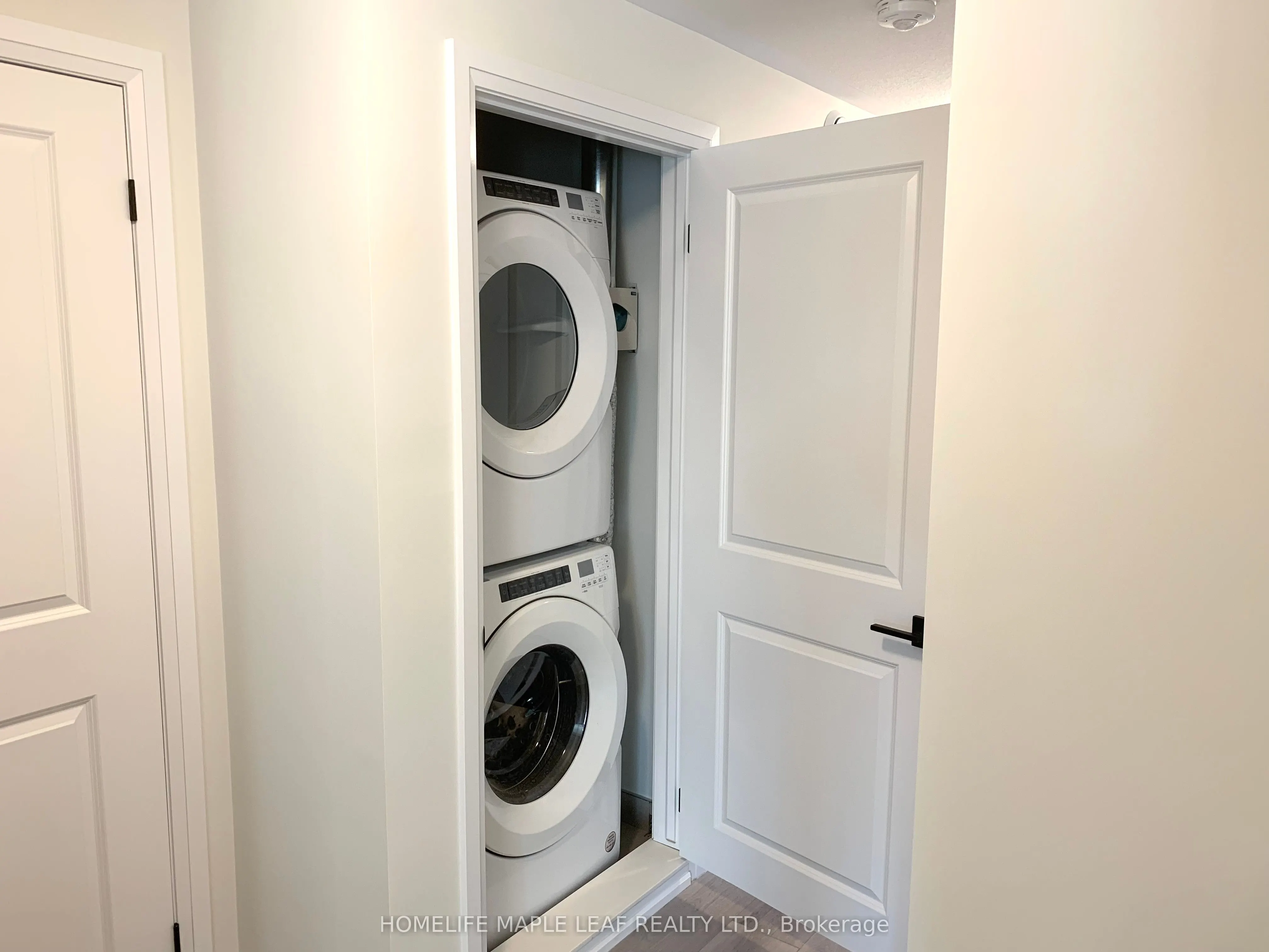 261 Woodbine Avenue, #D-038