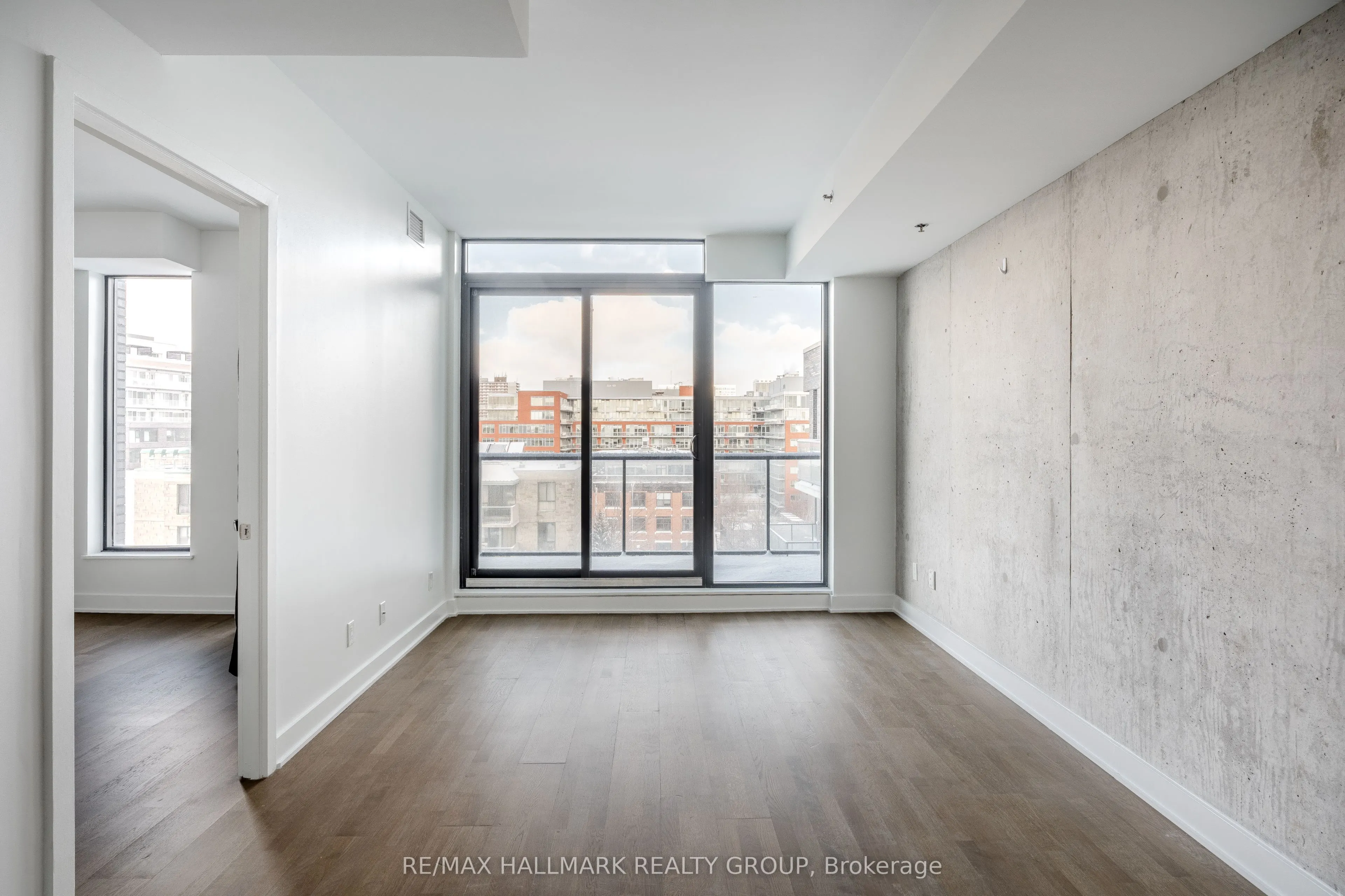 203 Catherine Street W #710