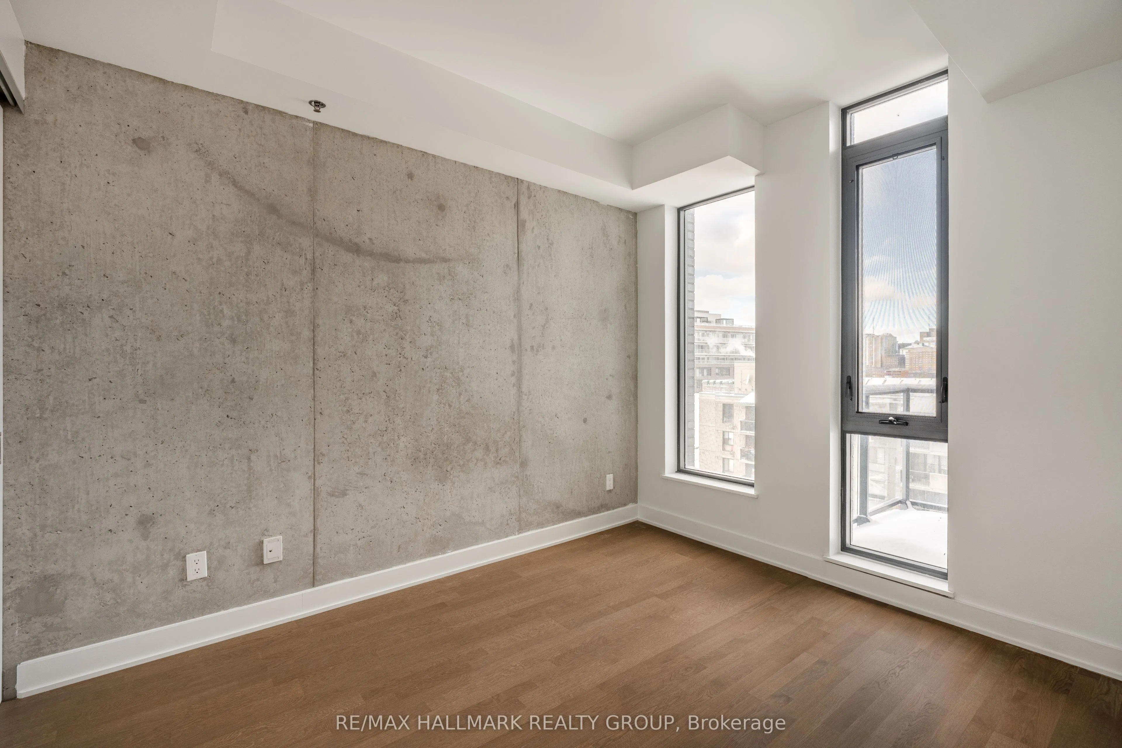 203 Catherine Street W #710