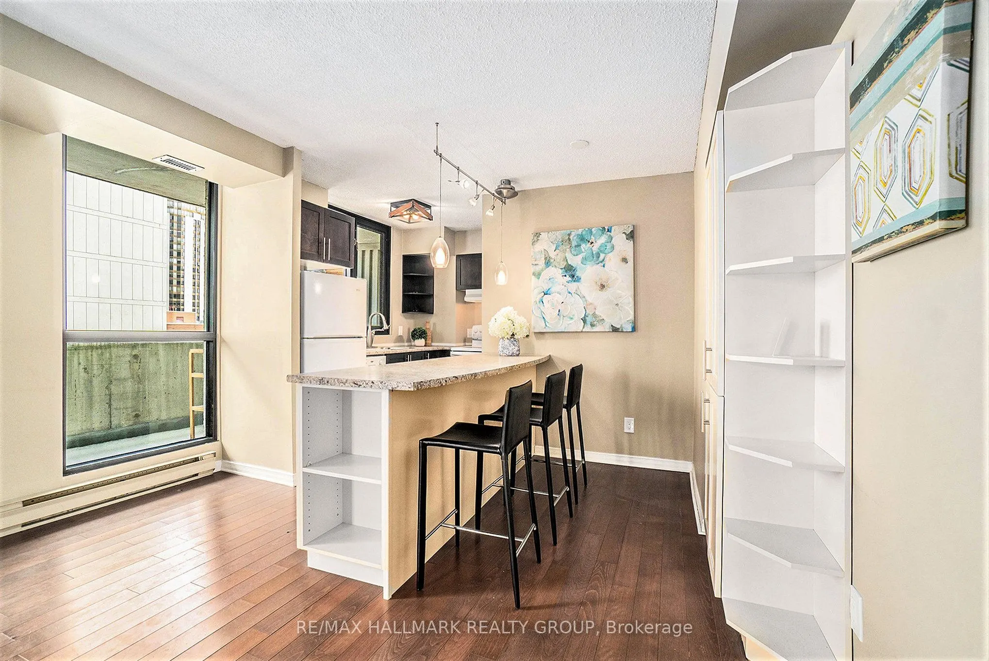 200 Bay Street #1102