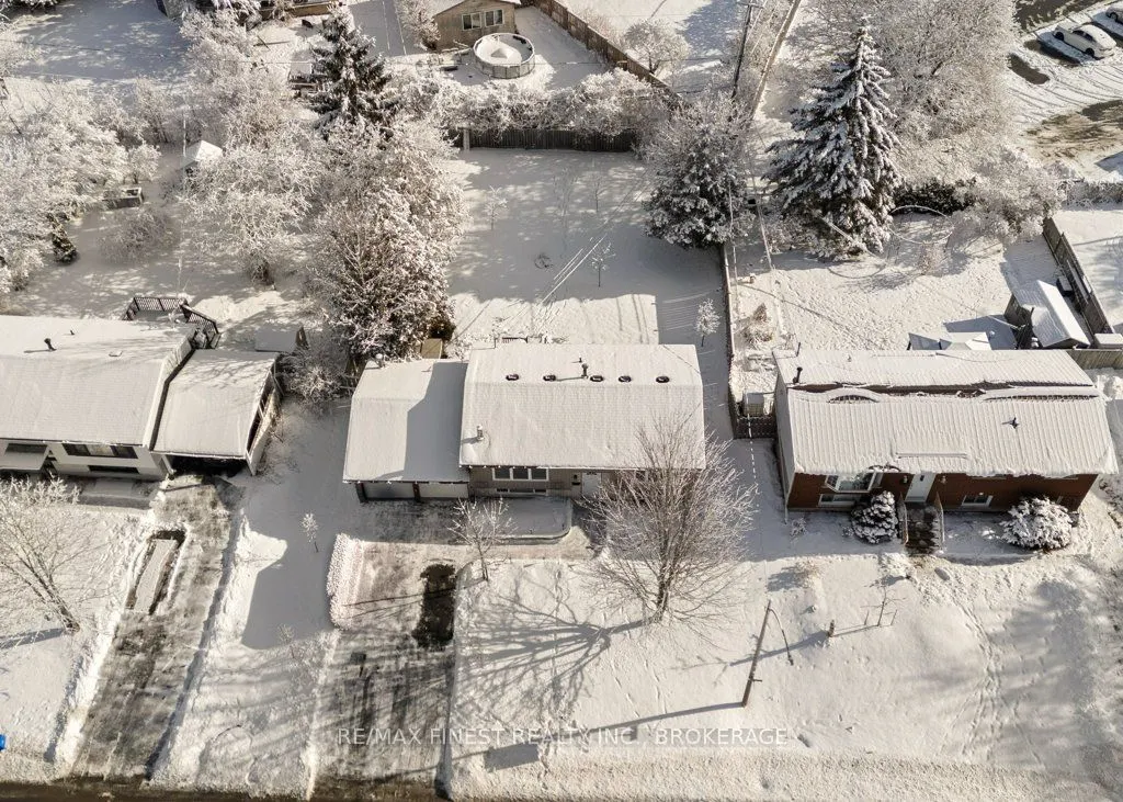 111 Manitou Crescent