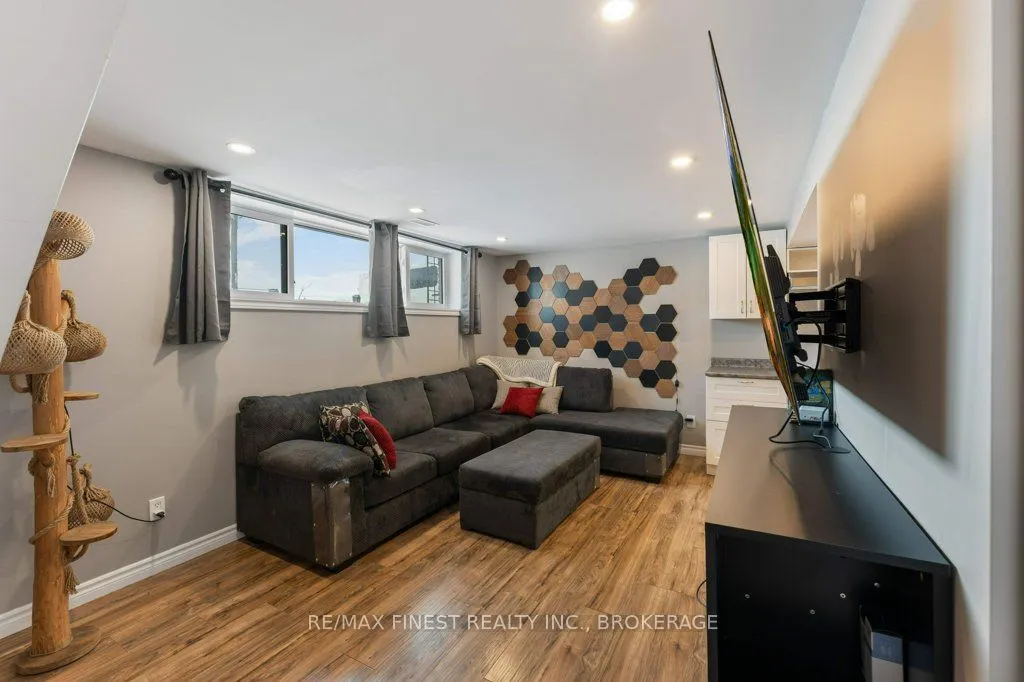 111 Manitou Crescent
