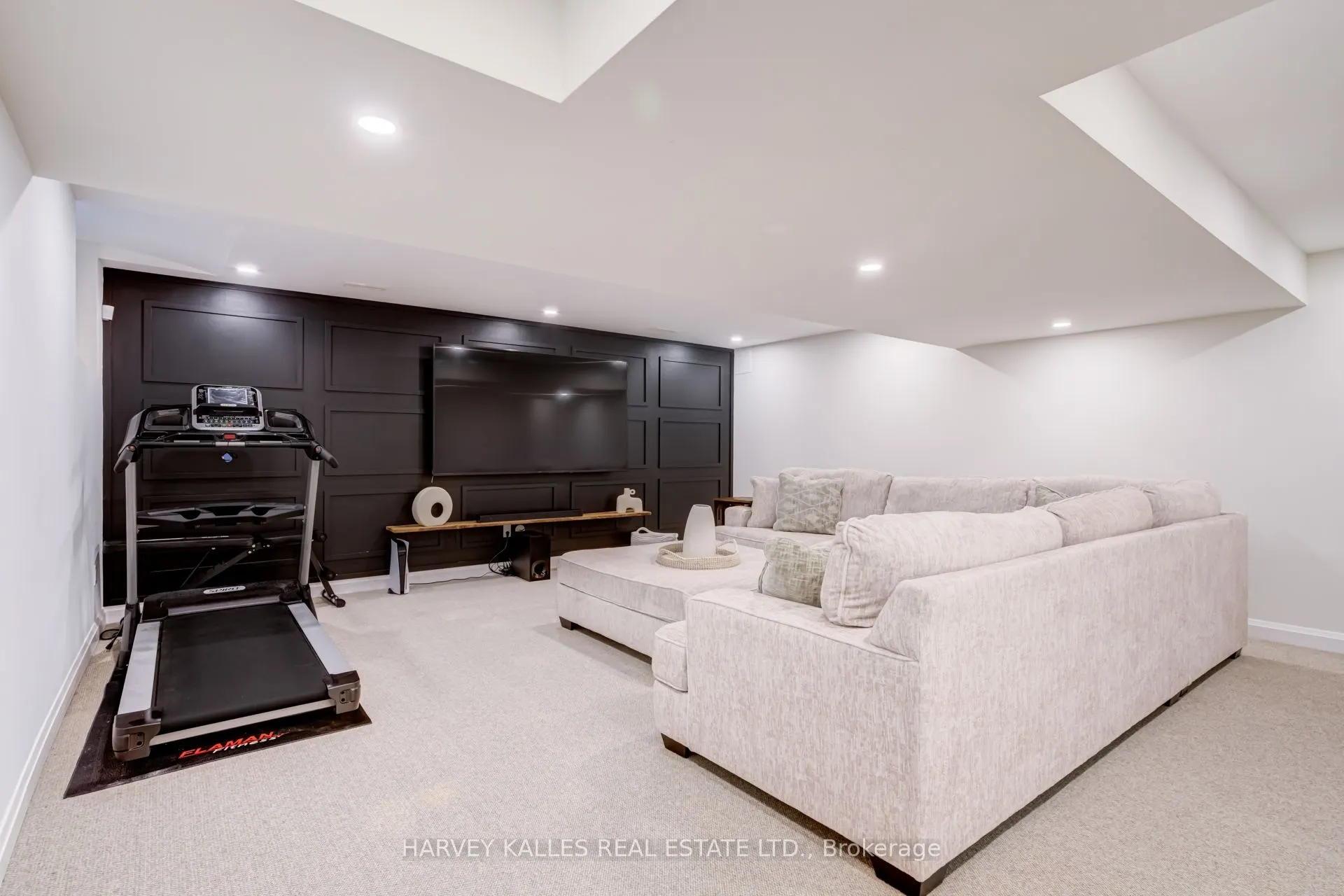 35 Midhurst Heights, #22