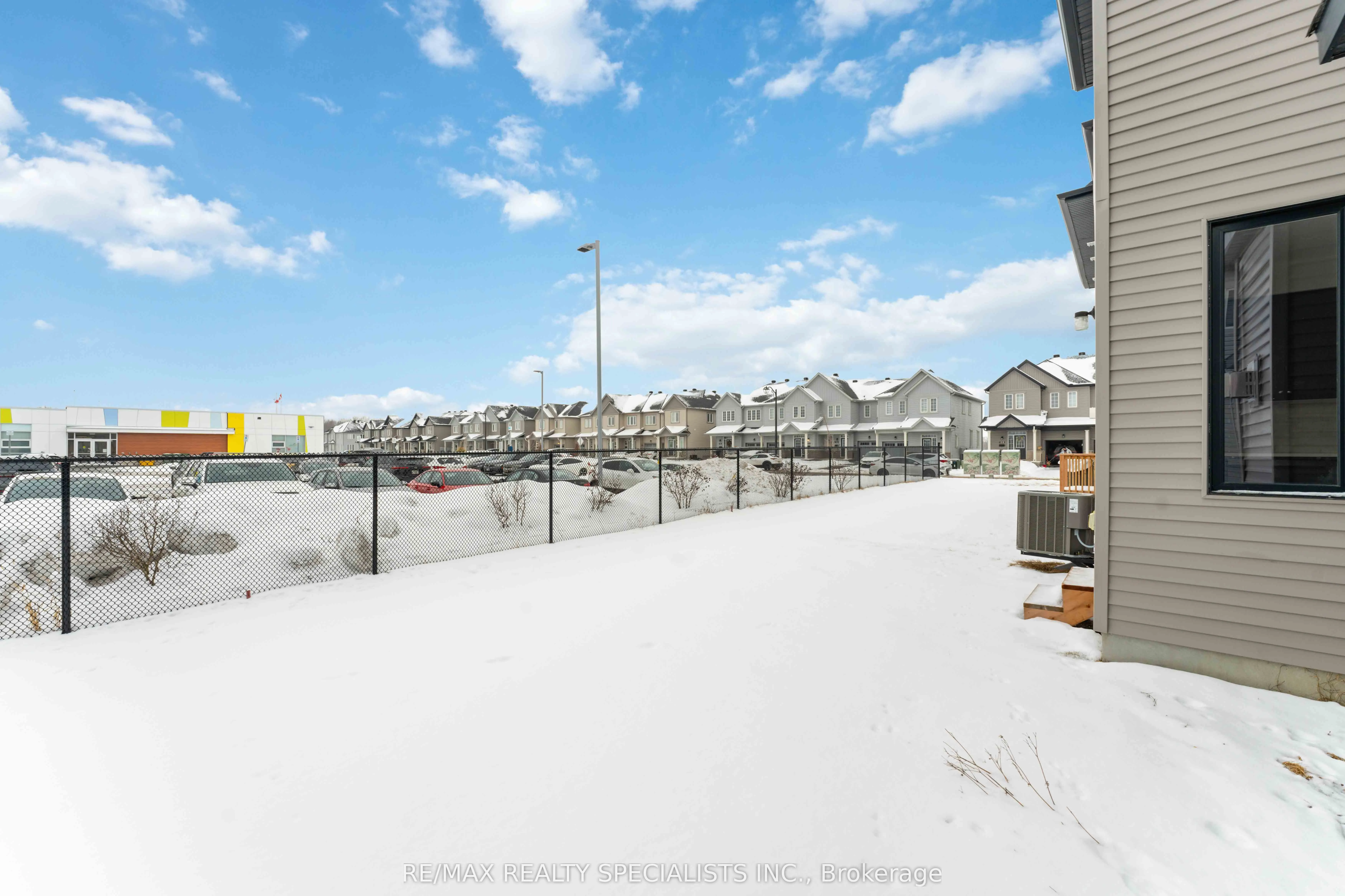 274 Turnbuckle Crescent