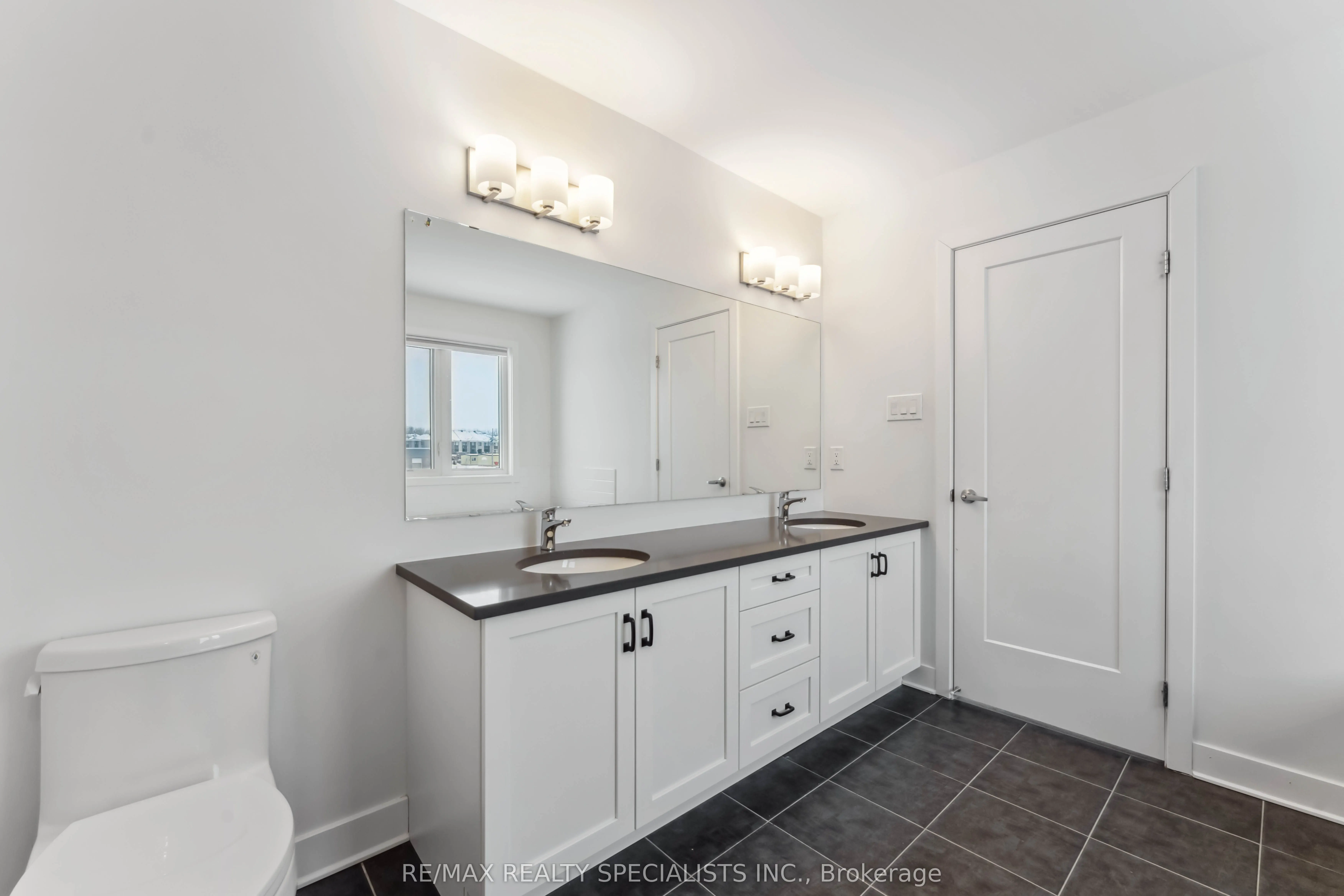 274 Turnbuckle Crescent