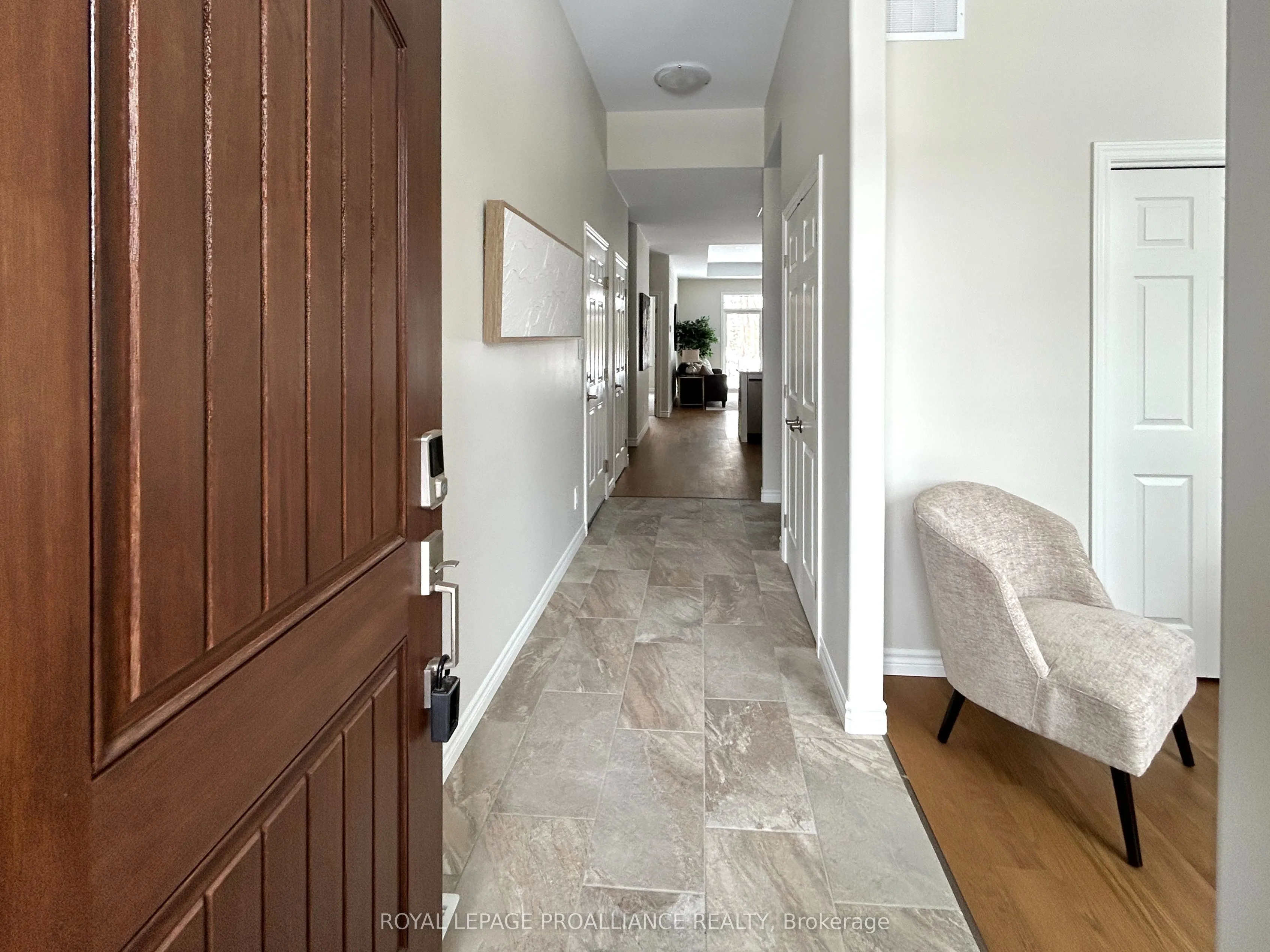 99 Cloverleaf Drive, #8