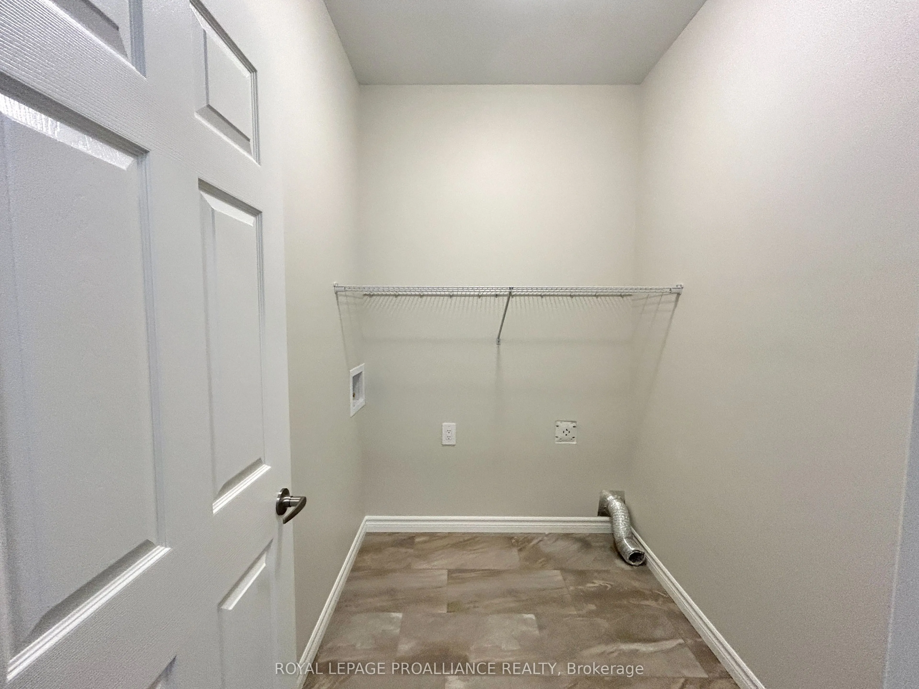 99 Cloverleaf Drive, #8