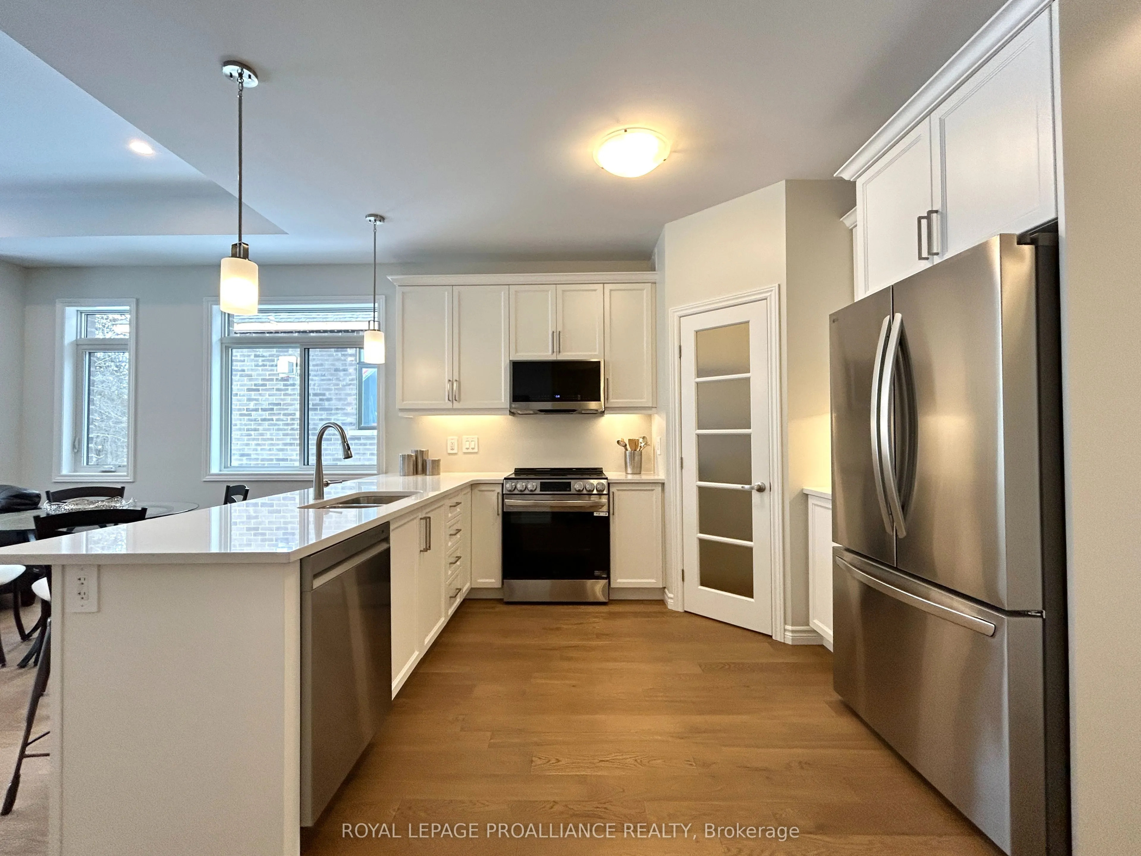 99 Cloverleaf Drive, #8